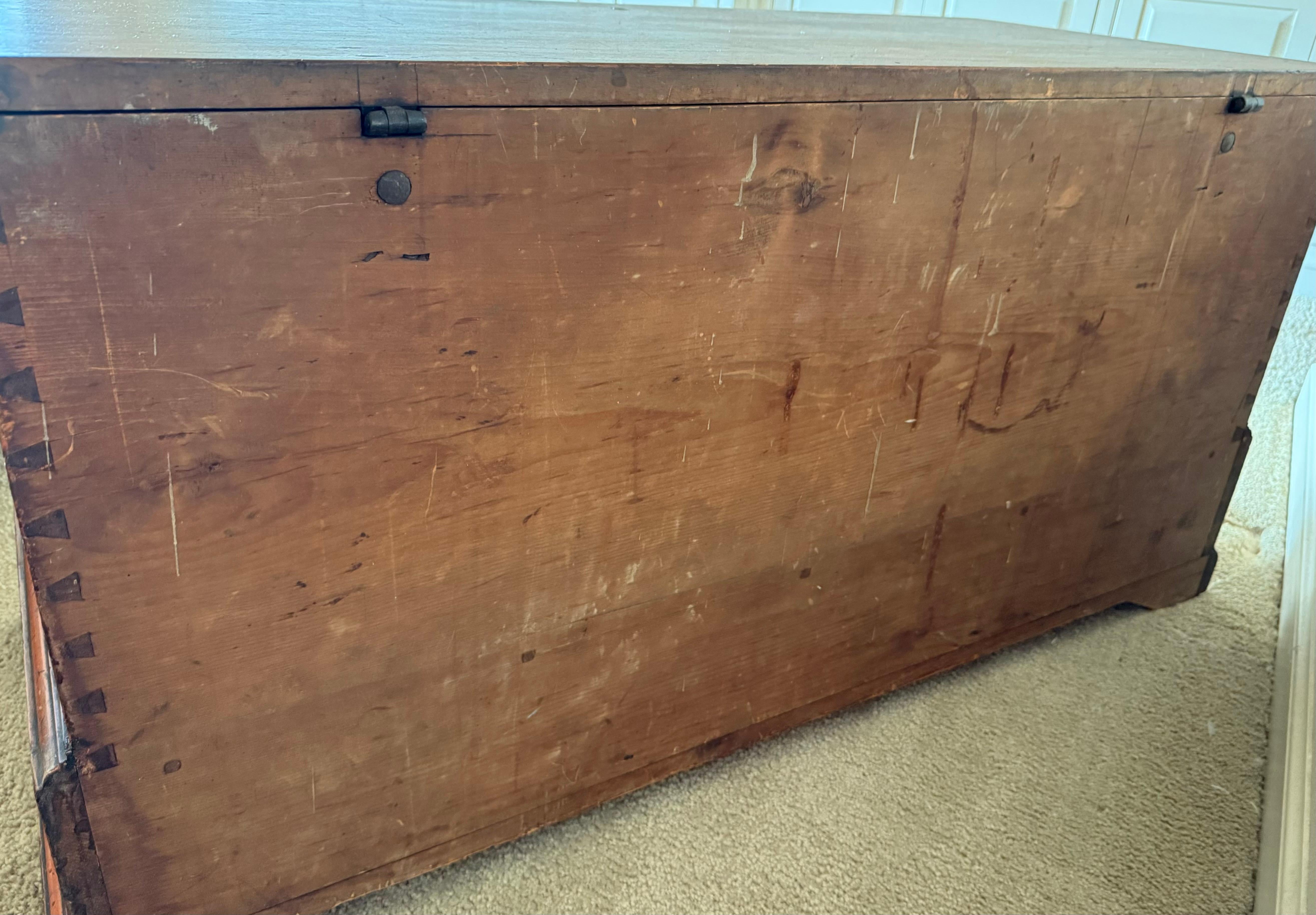 Pennsylvania Dower Chest with drawers and tombstone panels In Good Condition For Sale In Lancaster, PA