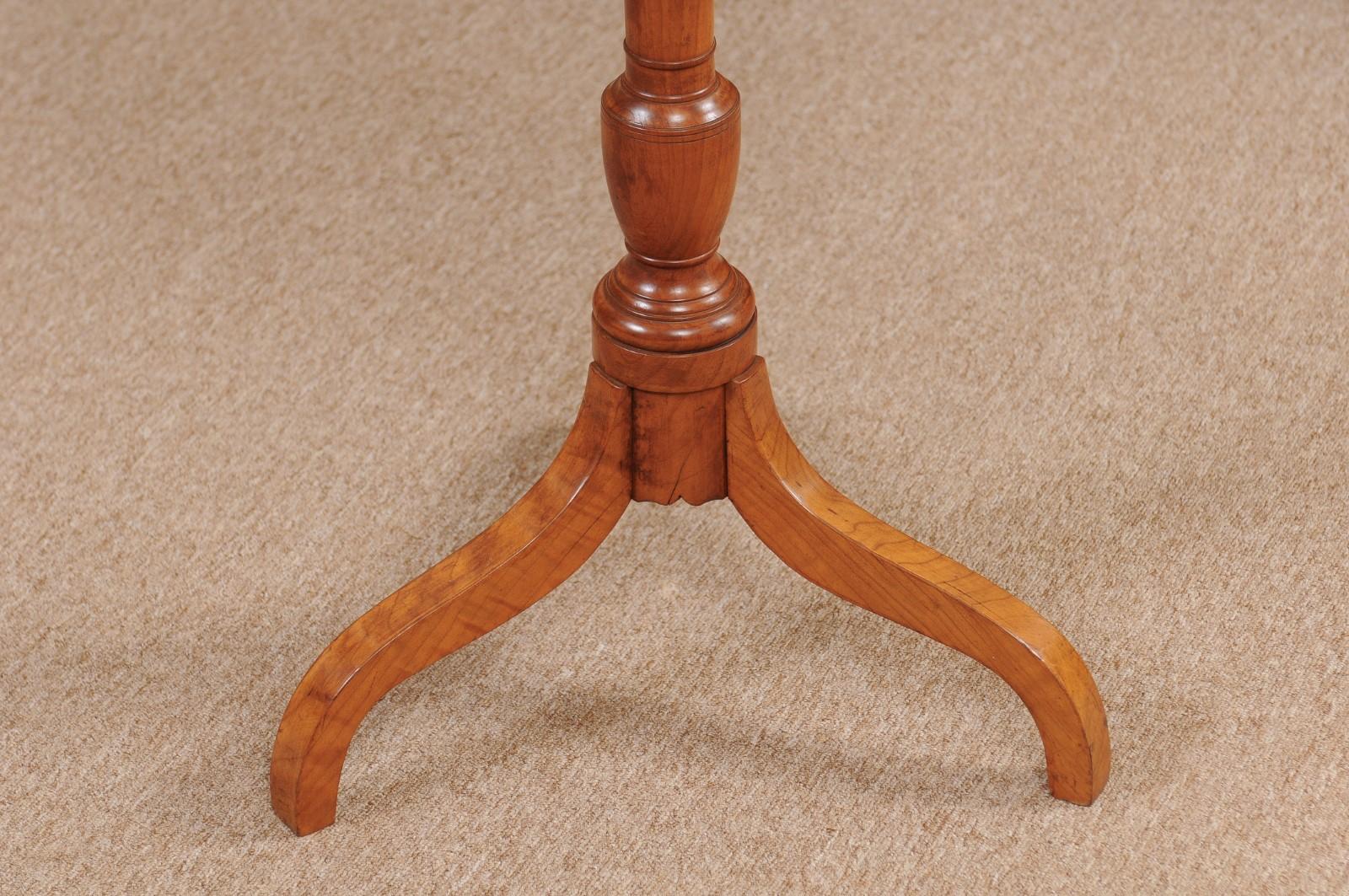 Pennsylvania Federal Style Applewood Candle Stand, 19th Century In Good Condition In Atlanta, GA