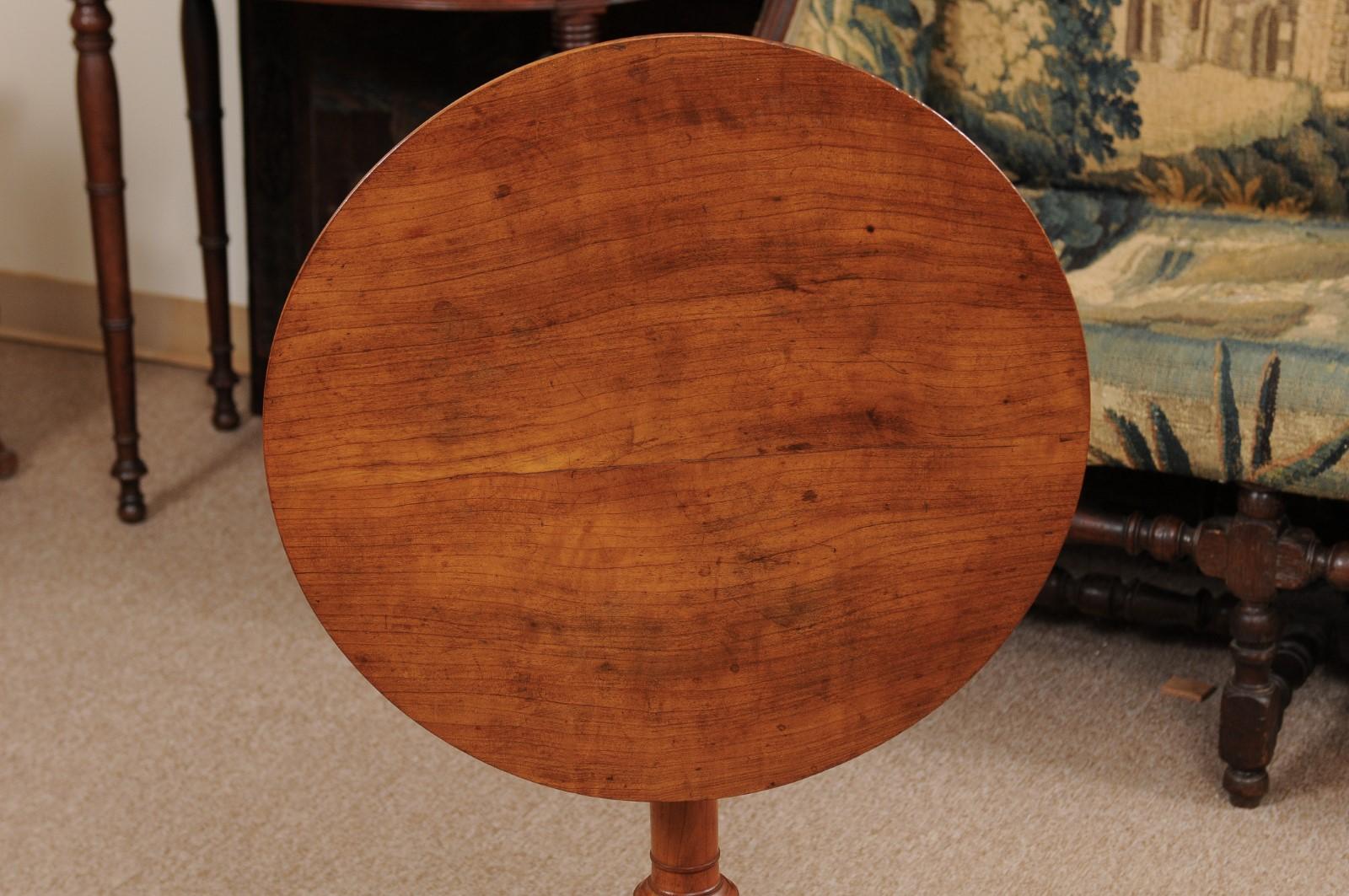 Pennsylvania Federal Style Applewood Candle Stand, 19th Century 2