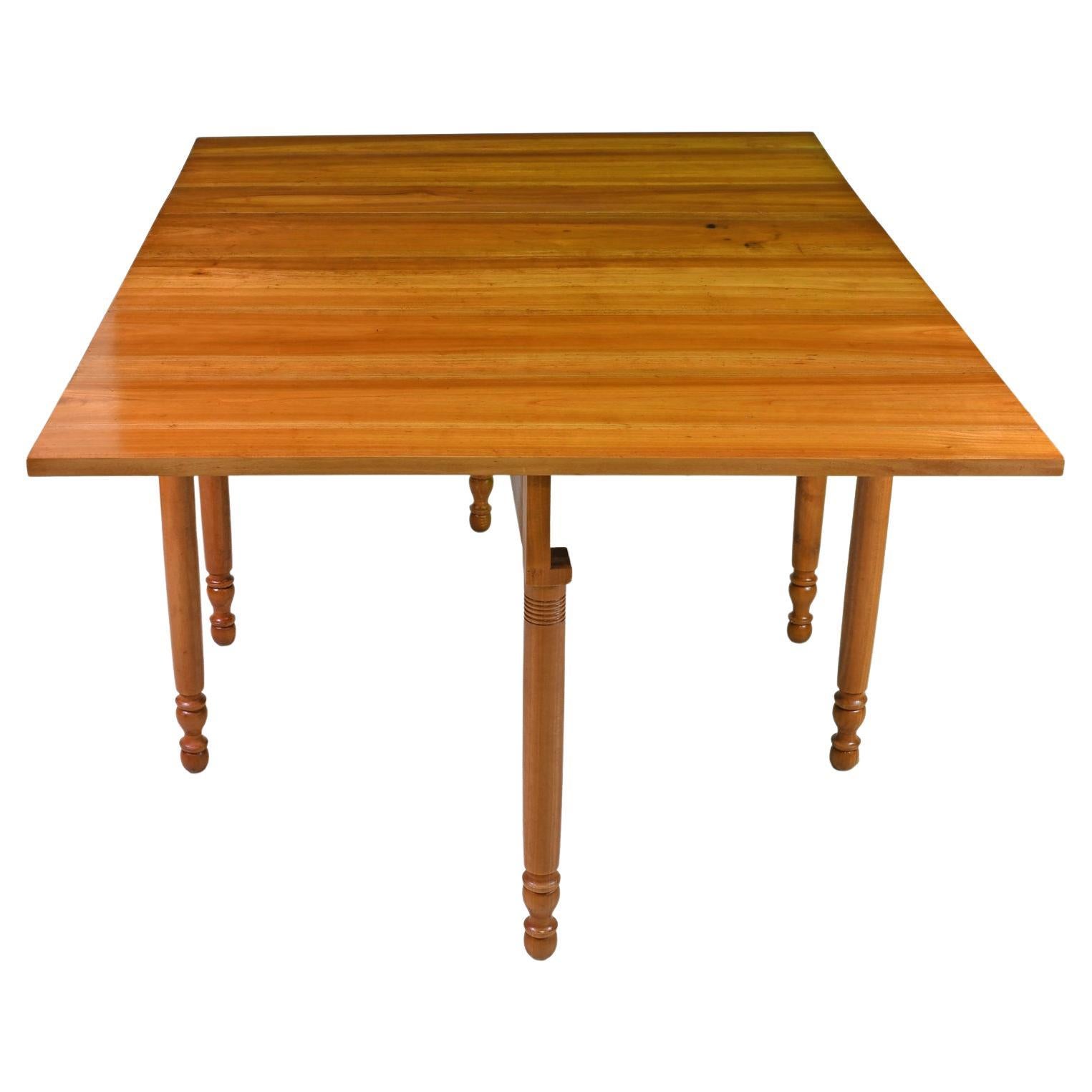Pennsylvania Gate-Leg Drop-Leaf Sheraton Dining Table in Cherry Wood, circa 1830 In Good Condition For Sale In Miami, FL