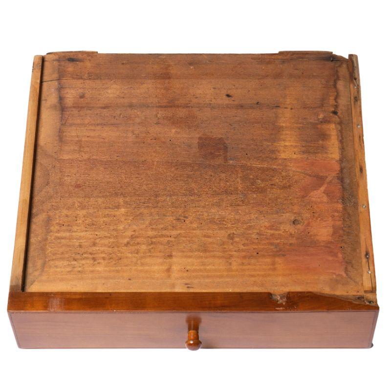 Pennsylvania Hepplewhite Apfelholz-Ein-Schubladenständer, 1815-25 im Angebot 2