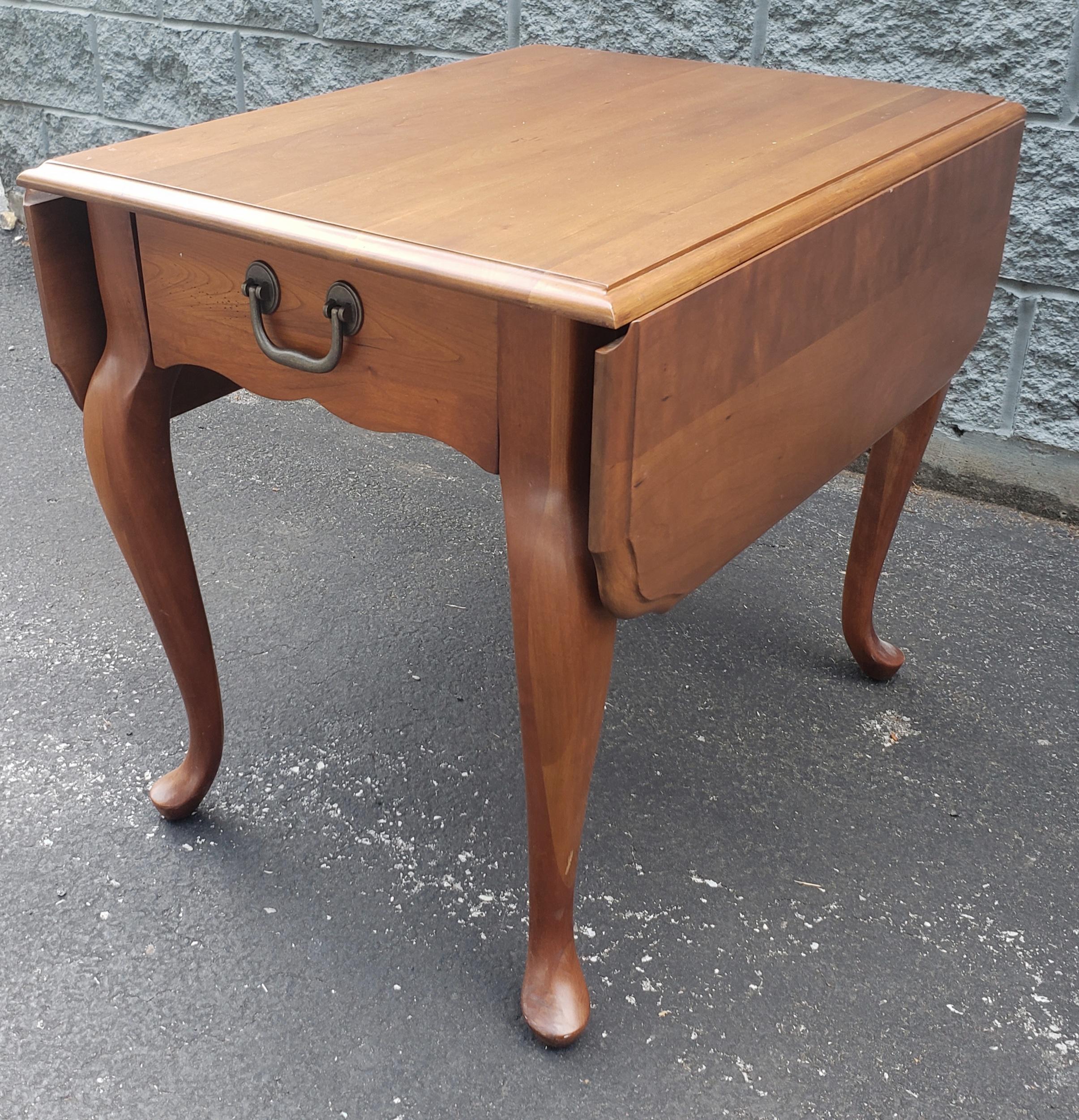 American Classical Pennsylvania House Cherry Drop Leaf Penbroke Side Table For Sale