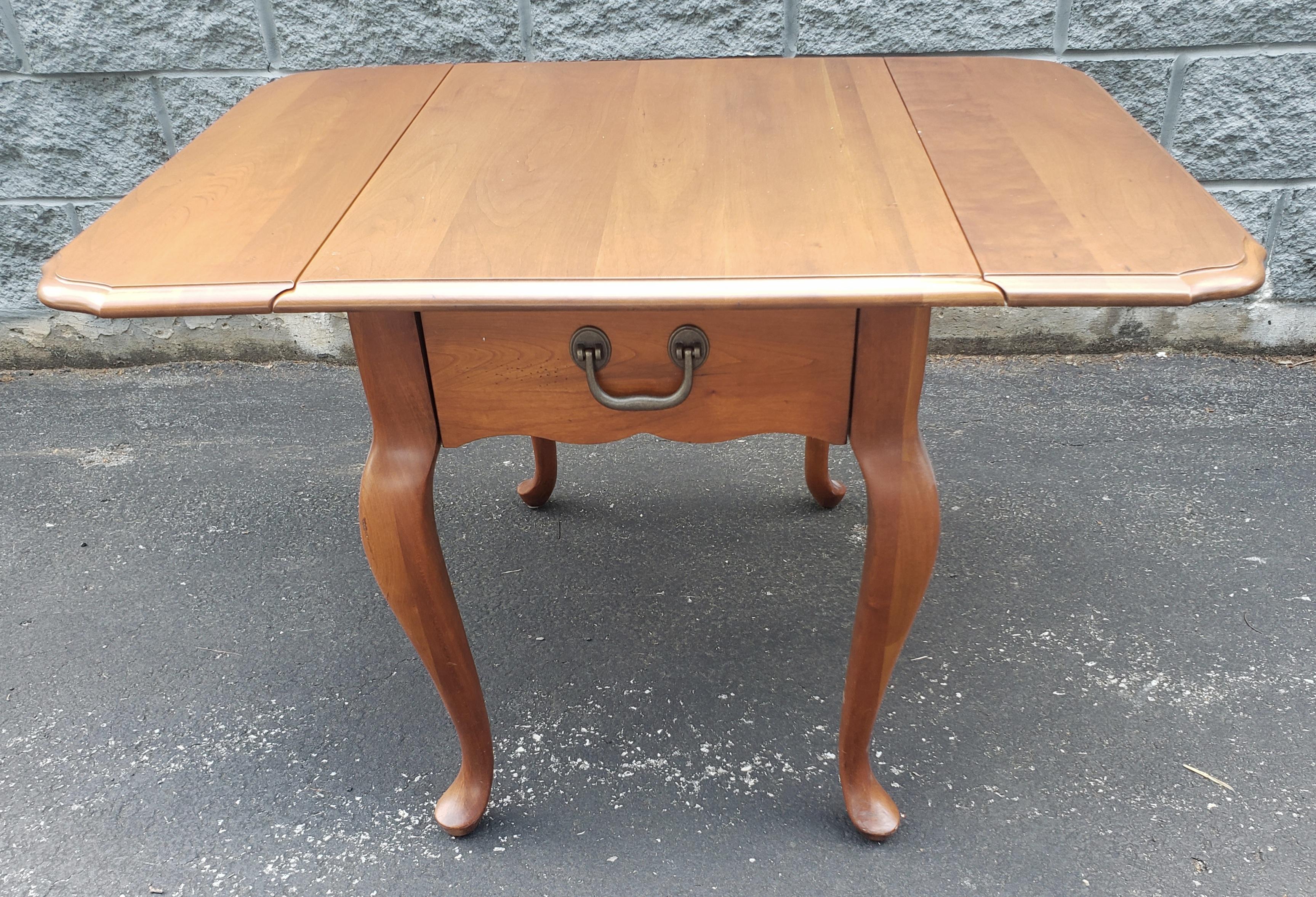 Stained Pennsylvania House Cherry Drop Leaf Penbroke Side Table For Sale