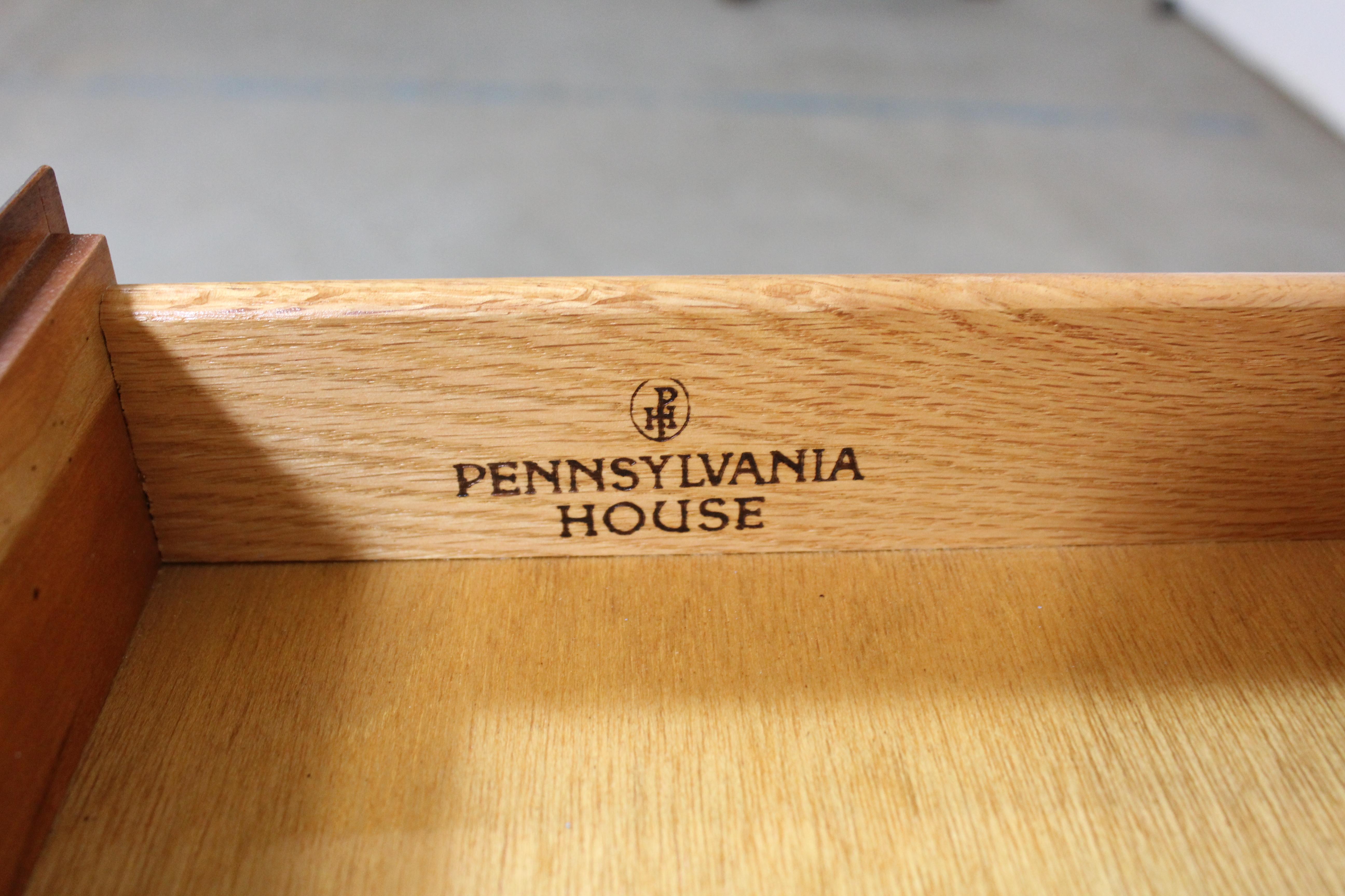 20th Century Pennsylvania House Cherry Queen Anne End Table with Drawer