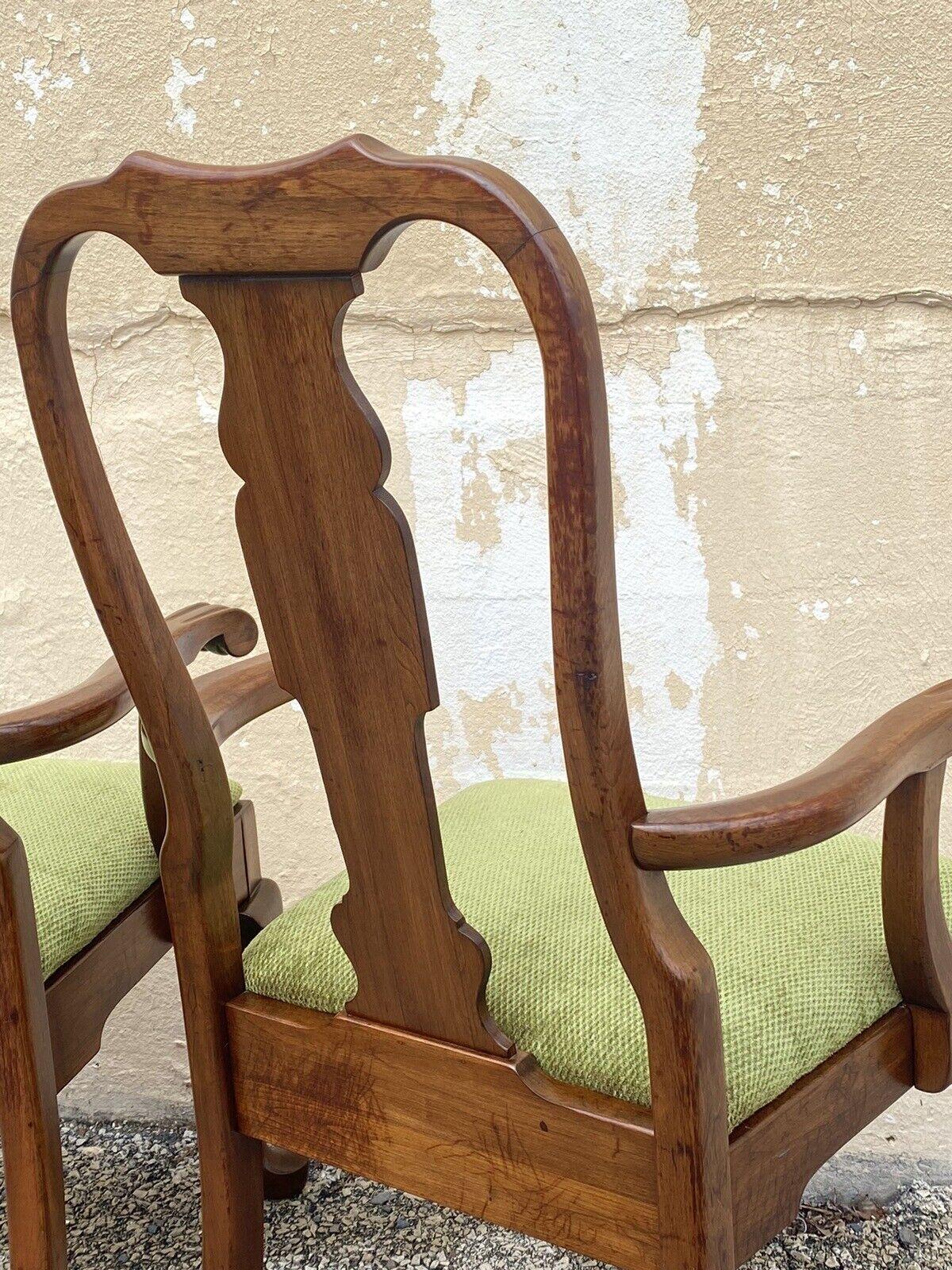 20th Century Pennsylvania House Cherry Wood Queen Anne Style T-Back Dining Chairs - Set of 8 For Sale