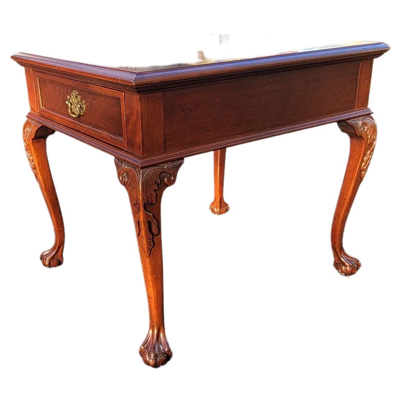 Pennsylvania House Chippendale Side Table with Ball & Claw Feet In Good Condition For Sale In Germantown, MD