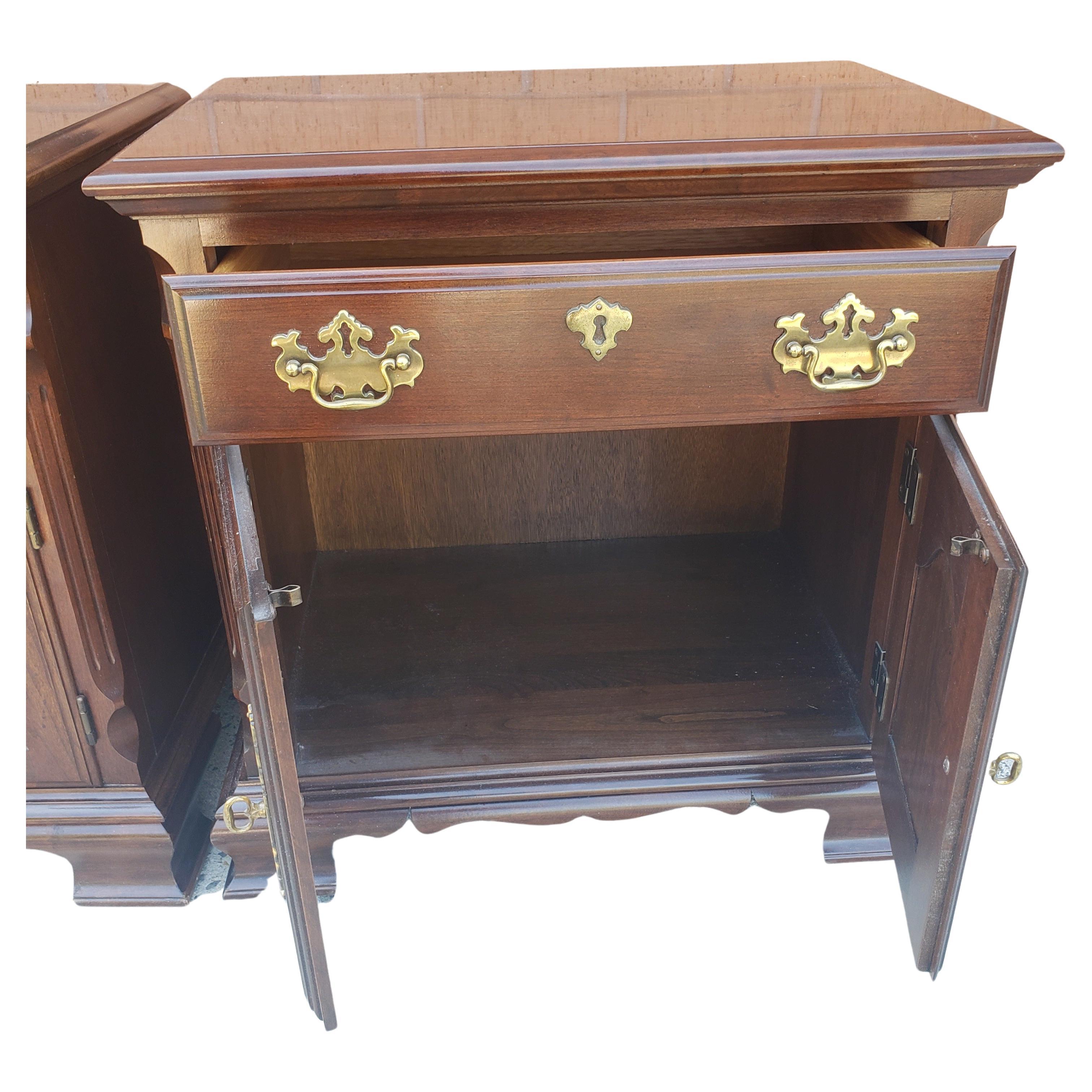 Pennsylvania House Chippendale Solid Cherry Nightstands, a Pair In Good Condition In Germantown, MD