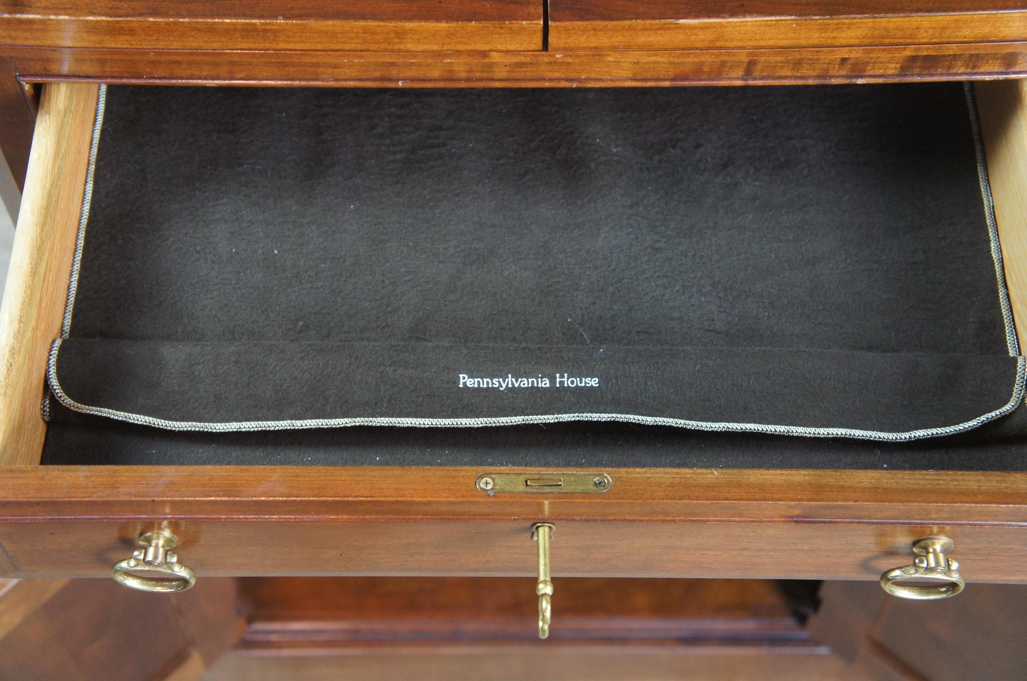 Late 20th Century Pennsylvania House Georgian Cherry Petite Flip Top Buffet Server Dry Bar Cart