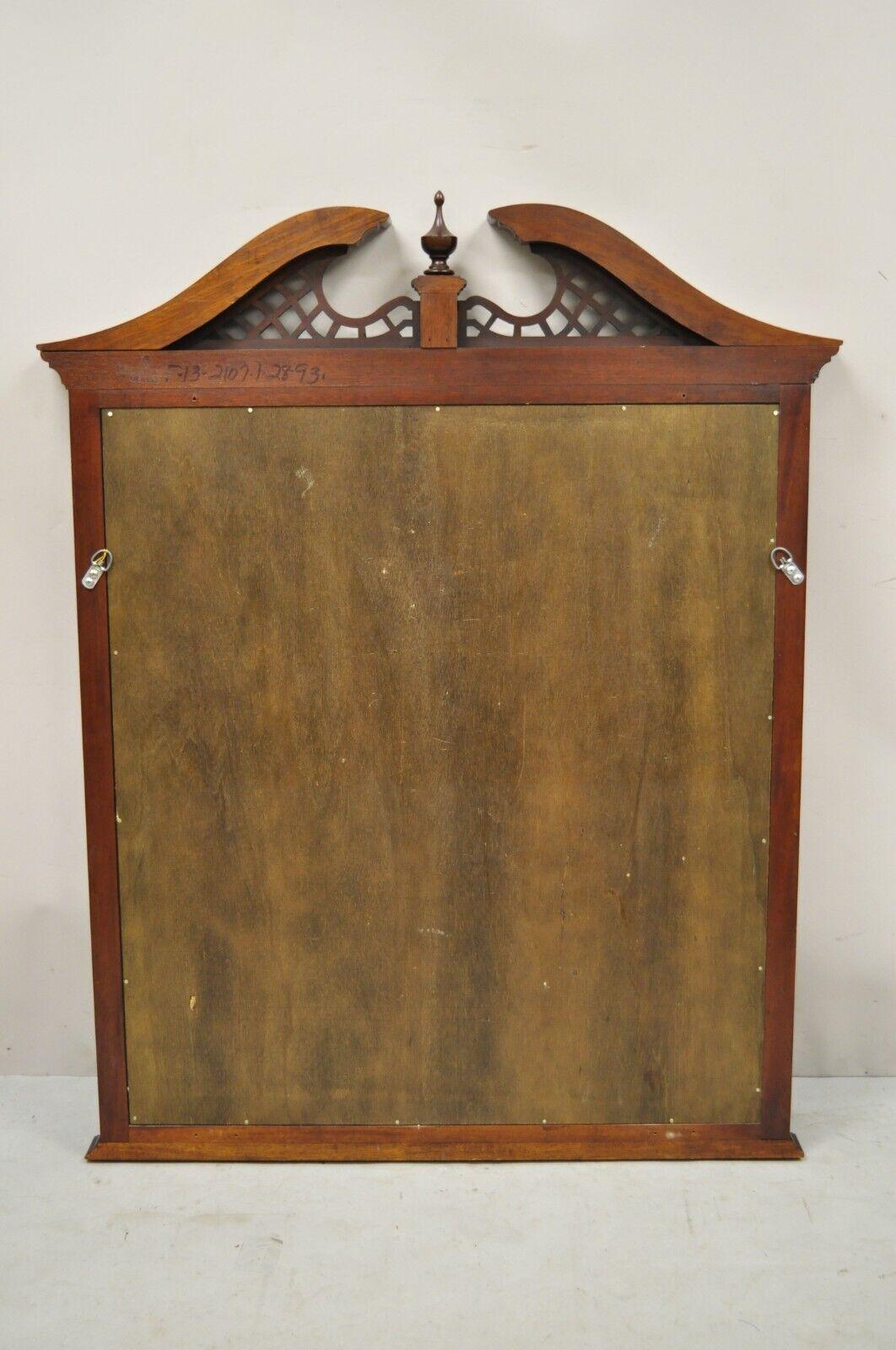 Miroir commode Chippendale en acajou biseauté avec fleuron de la maison de Pennsylvanie en vente 5