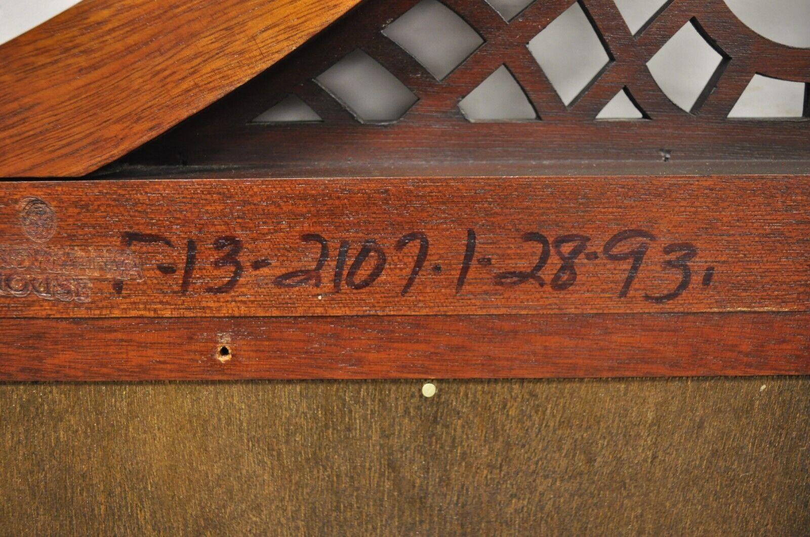 Miroir commode Chippendale en acajou biseauté avec fleuron de la maison de Pennsylvanie en vente 4