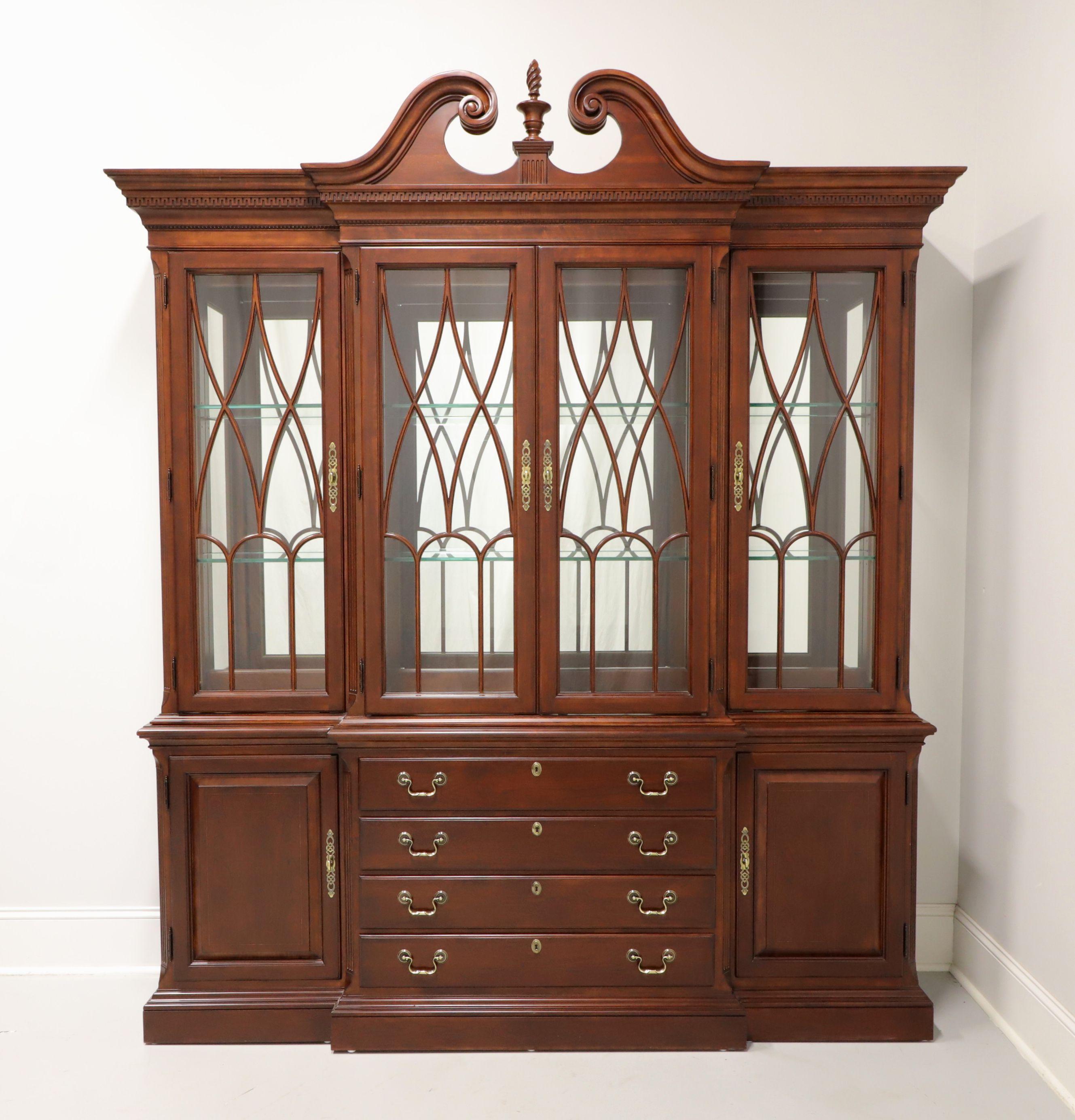 PENNSYLVANIA HOUSE Cherry Traditional Breakfront China Cabinet For Sale 6