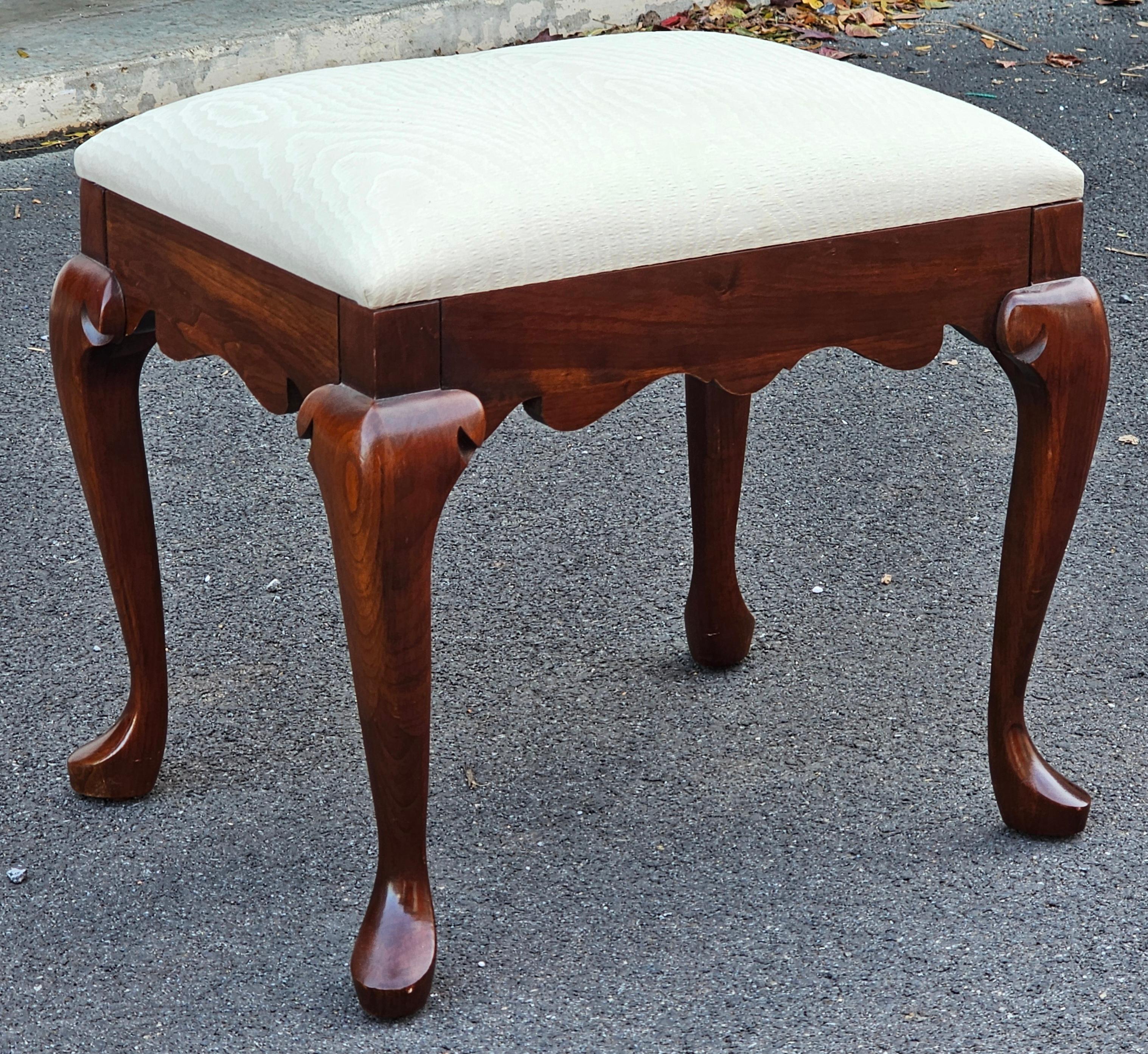 Pennsylvania House Queen Anne Mahogany and Upholstered Bench For Sale ...