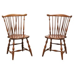 PENNSYLVANIA HOUSE Chaises d'appoint Windsor en cerisier massif - Paire A B