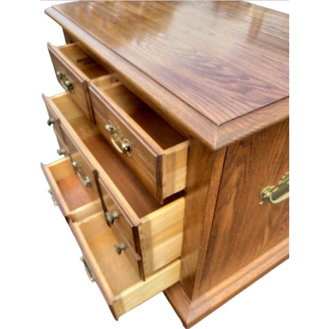 Varnished Pennsylvania House Solid Tiger Oak Chest Nightstand