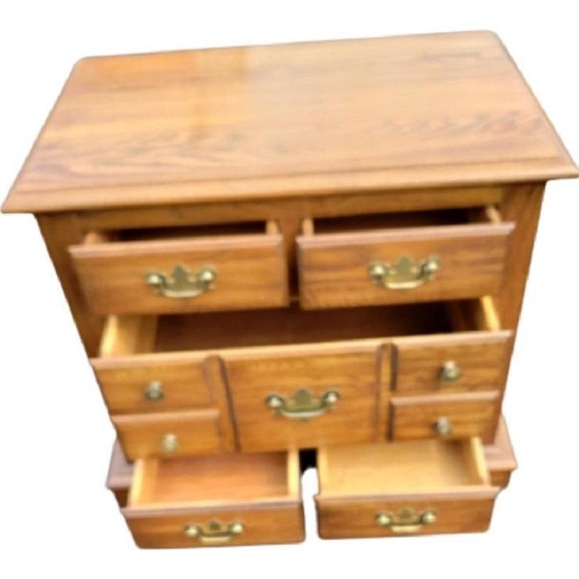 Pennsylvania House Solid Tiger Oak Chest Nightstand In Good Condition In Germantown, MD