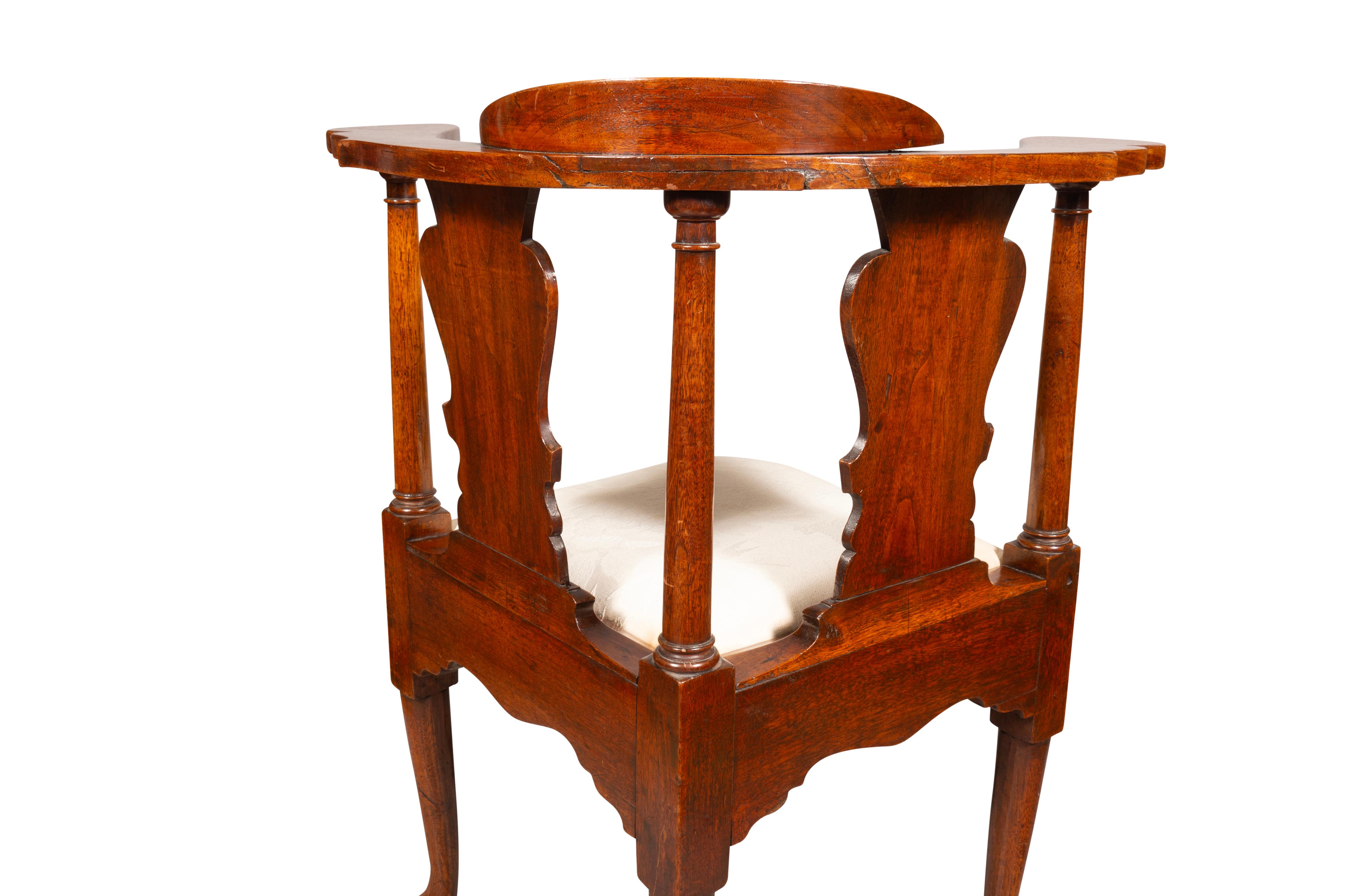 Pennsylvania Queen Anne Walnut Corner Chair 6
