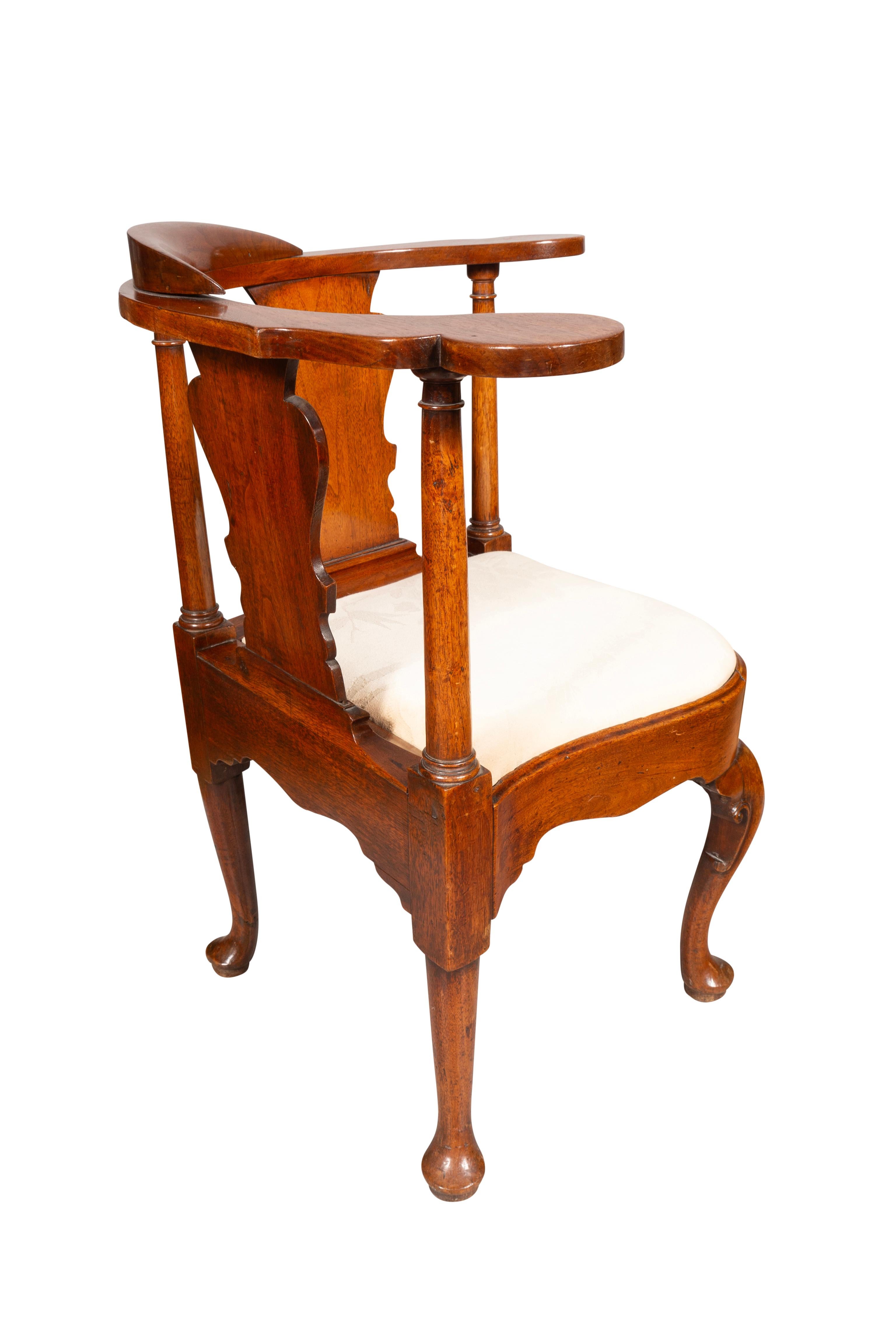American Pennsylvania Queen Anne Walnut Corner Chair