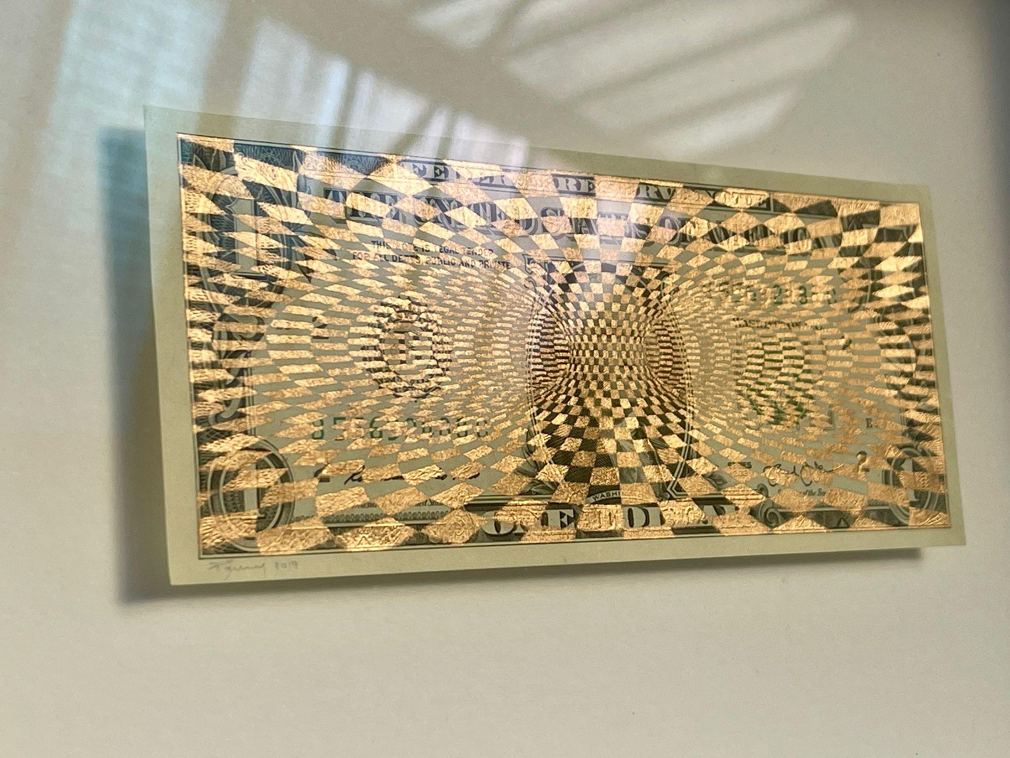 street art contemporanea pop art vernice spray oro bianco interno valuta - Painting di Penny
