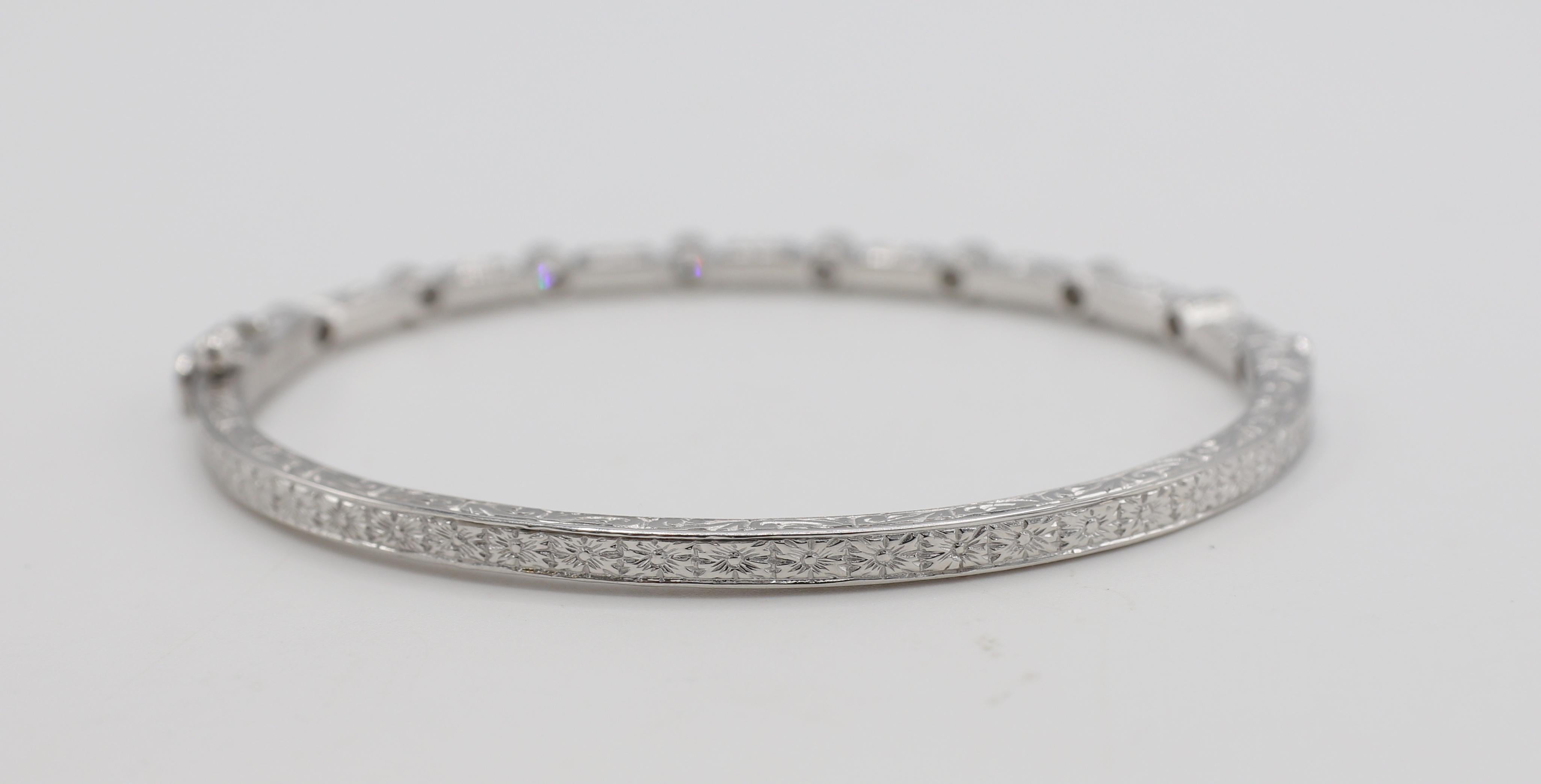 Modern Penny Preville 18 Karat White Gold & Natural Diamond Hinged Bangle Bracelet 