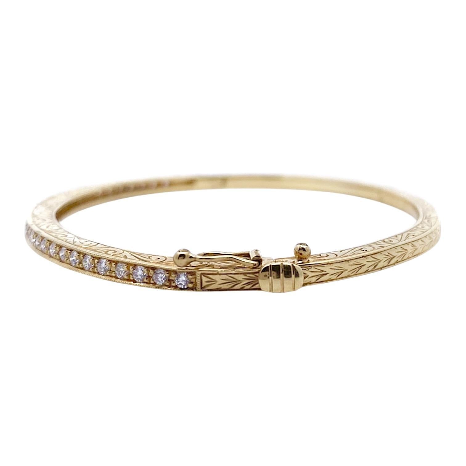 Penny Preville Armreif aus 18 Karat Gelbgold mit graviertem Diamanten (Brillantschliff) im Angebot