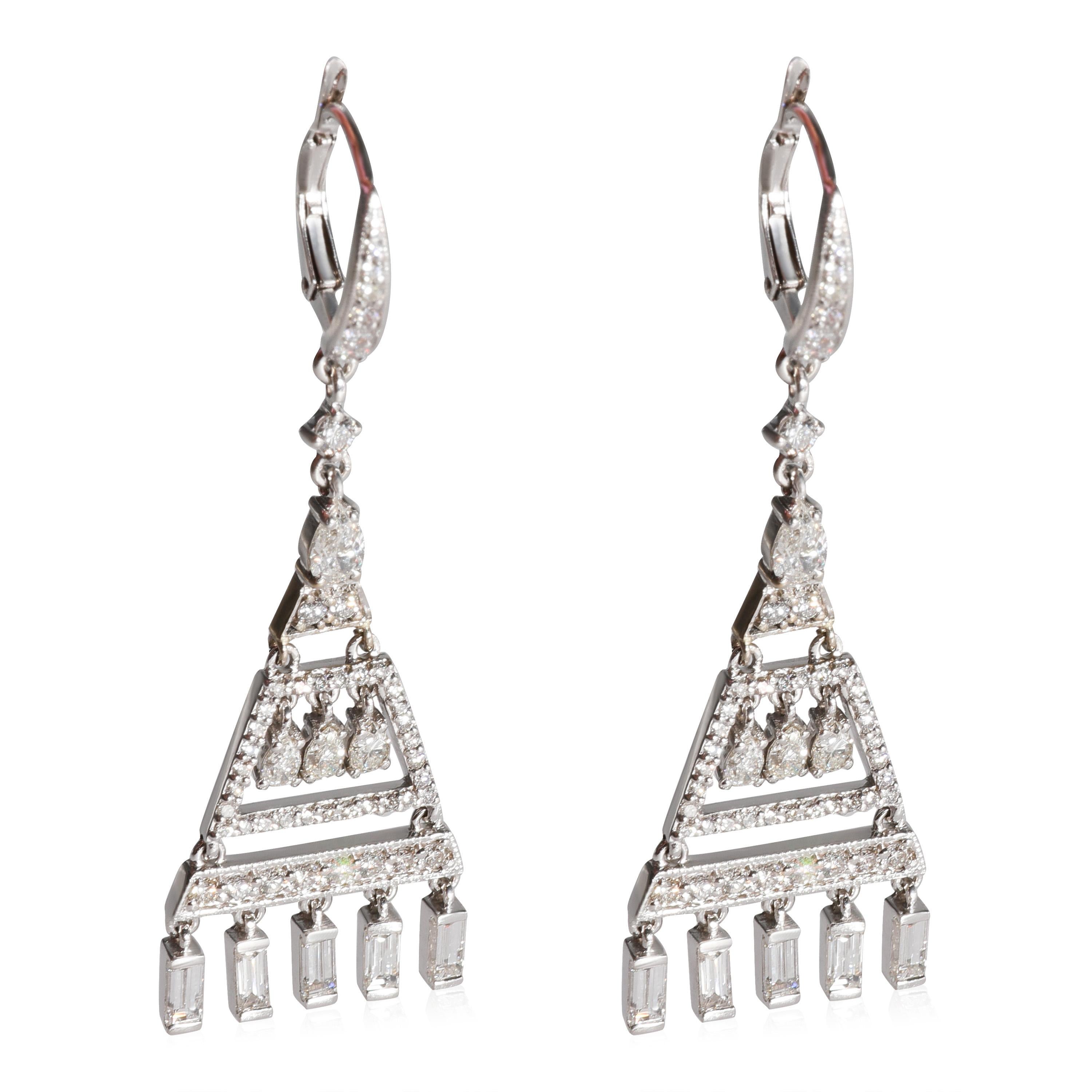 Art-Déco- Pyramide von Preville aus Zinn  Diamant-Ohrringe aus 18 Karat Weißgold mit 3,07 Karat Damen im Angebot