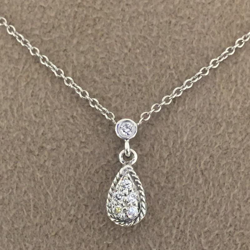 Penny Preville Ladies Diamond Necklace 
18k White Gold 
Diamond 0.07 carat total weight 
Chain 16