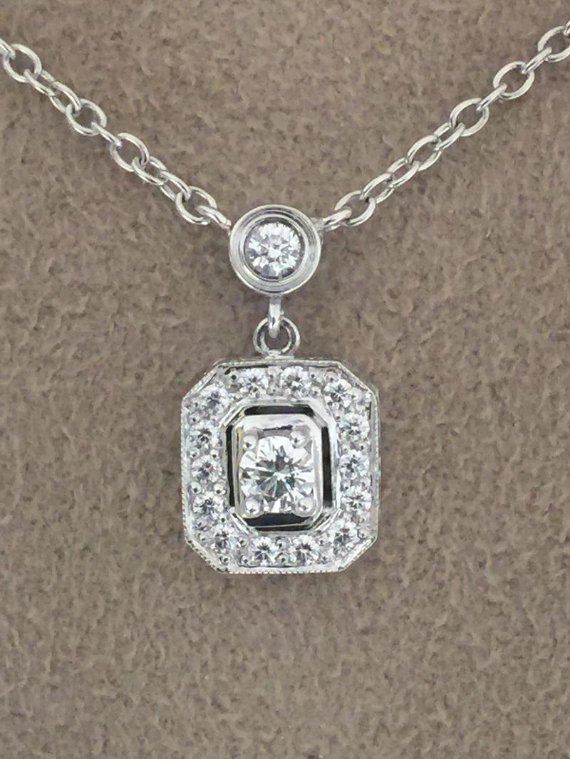 Penny Preville Ladies Diamond Necklace 
18k White gold 
Diamond 0.48 carat total weight 
Chain 16