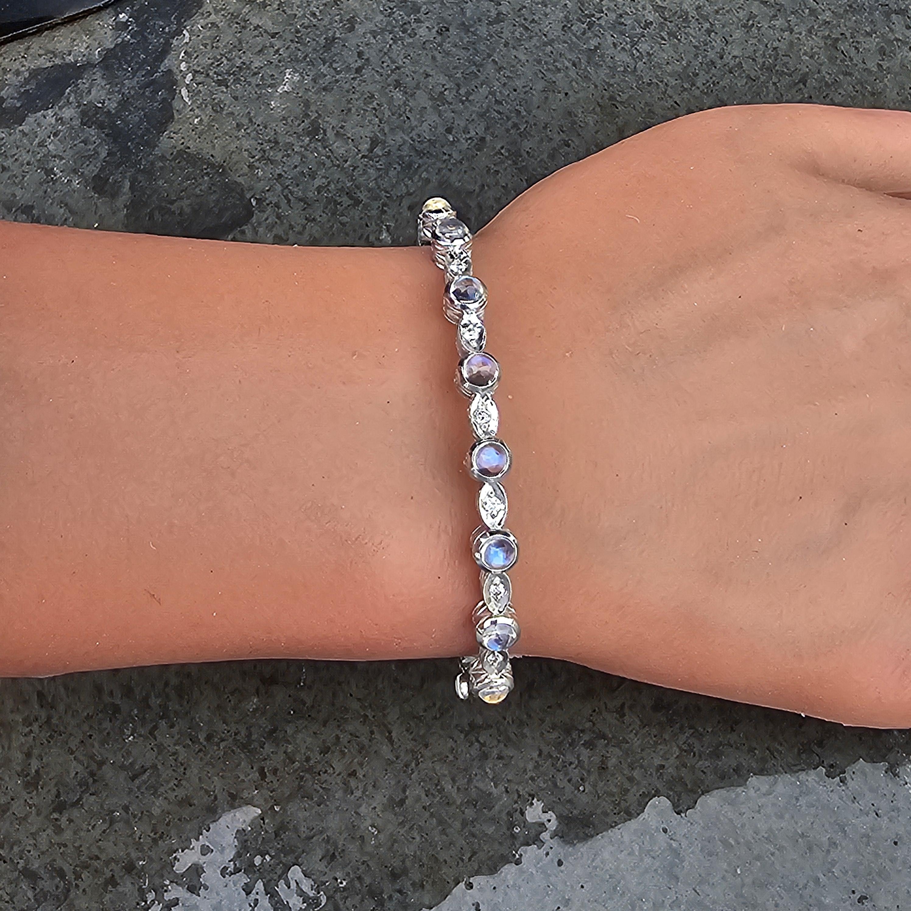 Cabochon Penny Preville Moonstone Diamond Bracelet Bangle 18k White gold 18.7g 6.5
