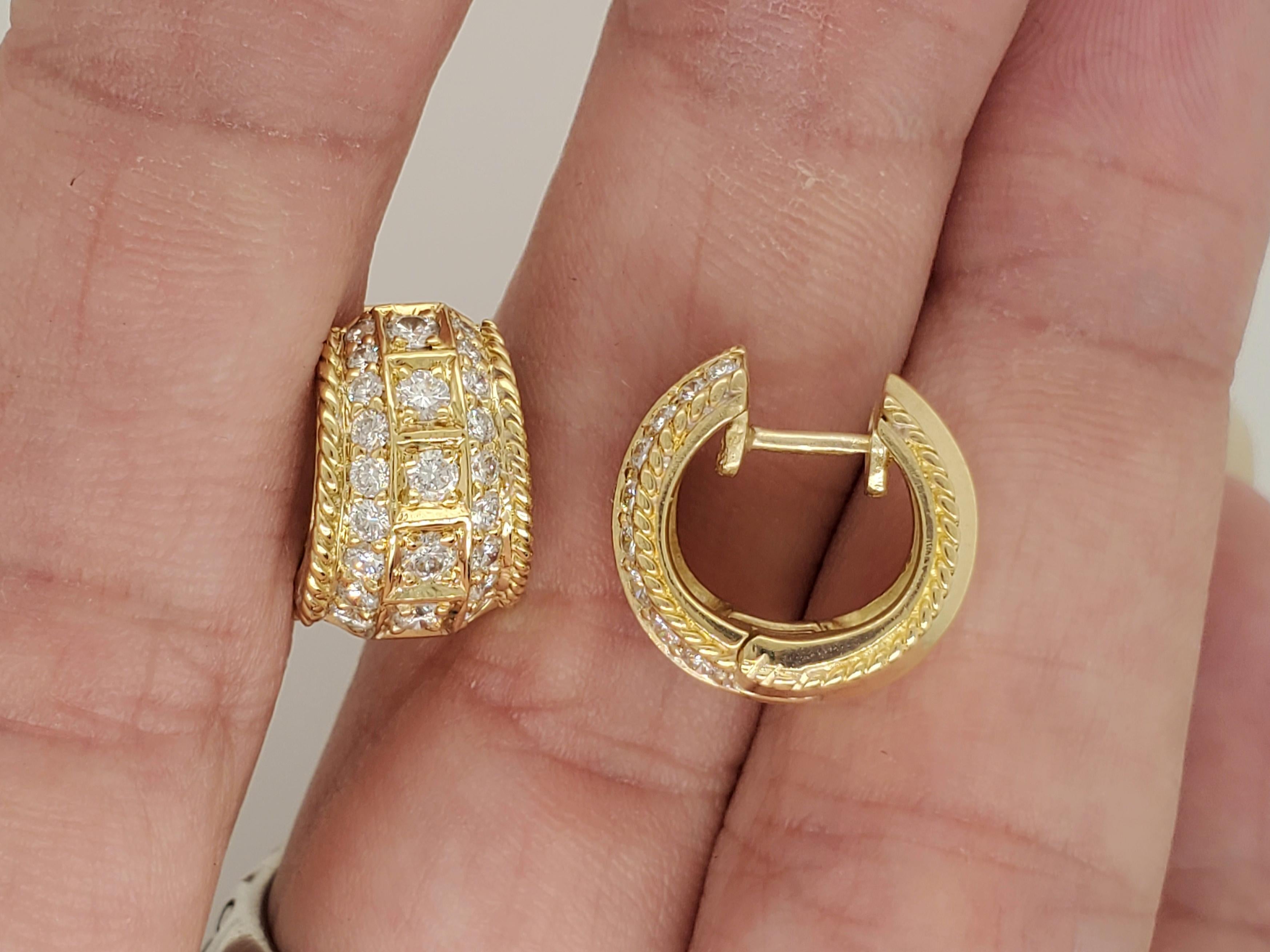 Penny Preville Yellow Gold 0.96 Carat Round Diamond Huggie Earrings In Excellent Condition In Columbia, MO
