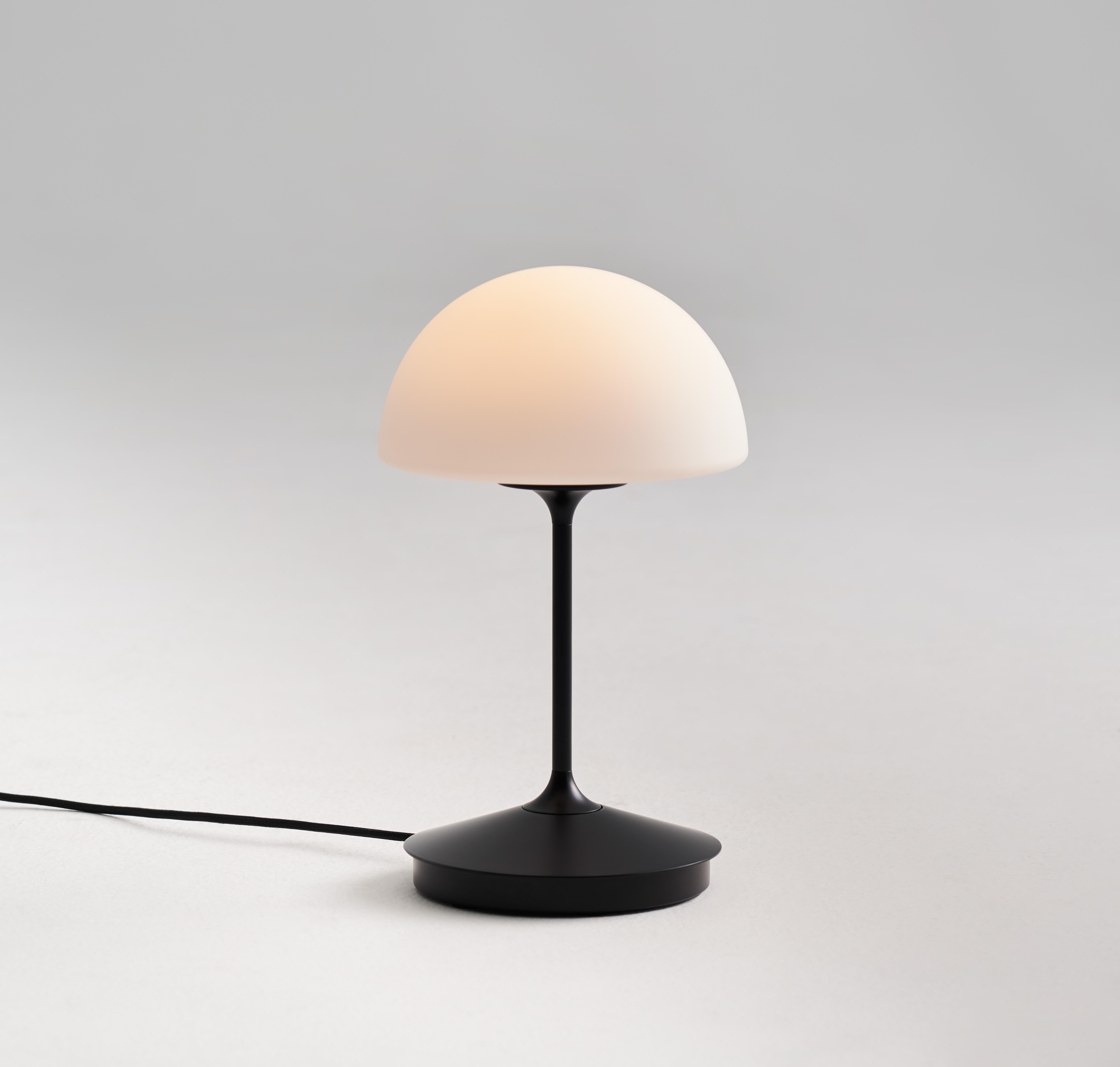 XXIe siècle et contemporain Lampe de table à plumes en vente