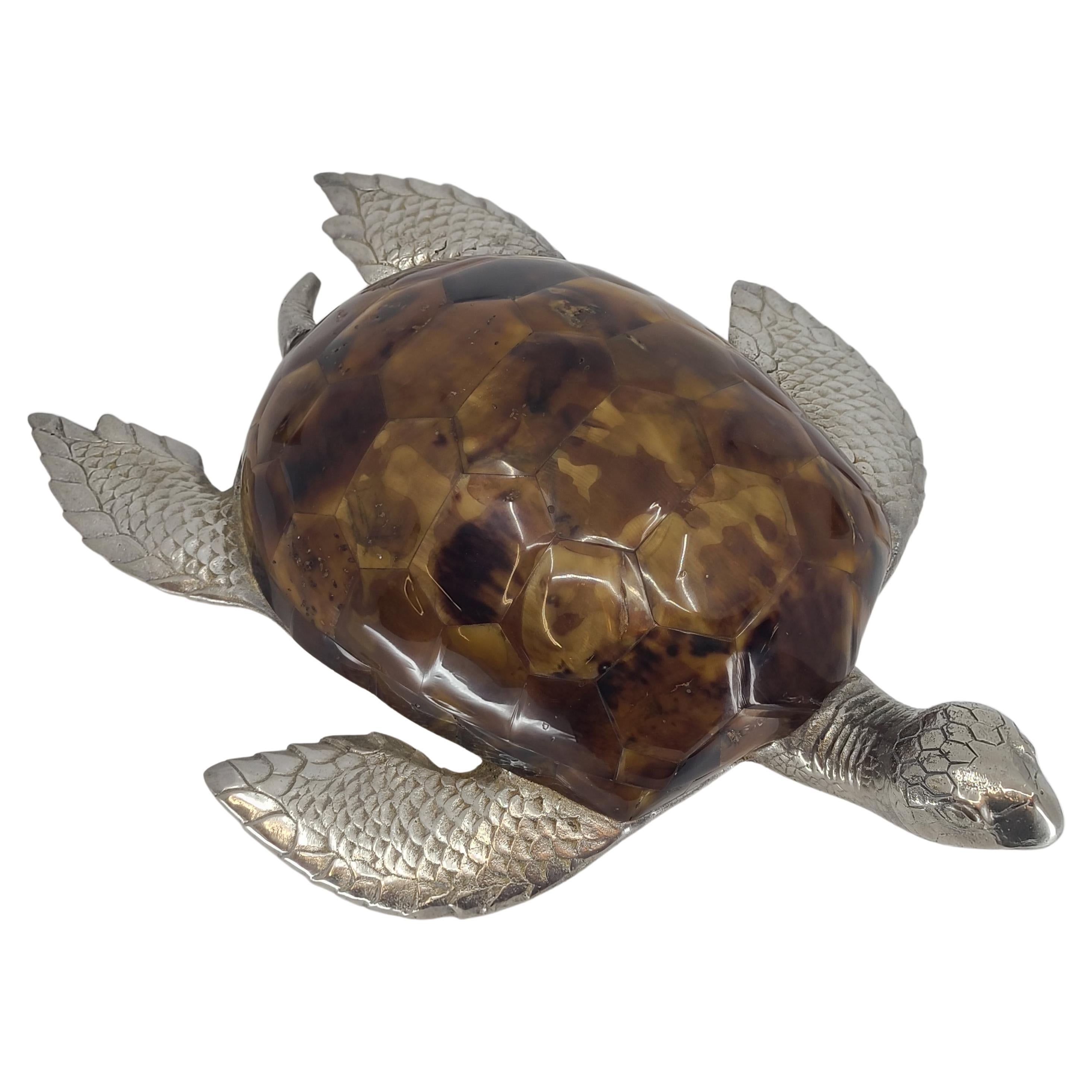 Schildkrötenskulptur aus Muscheln und versilberter Bronze