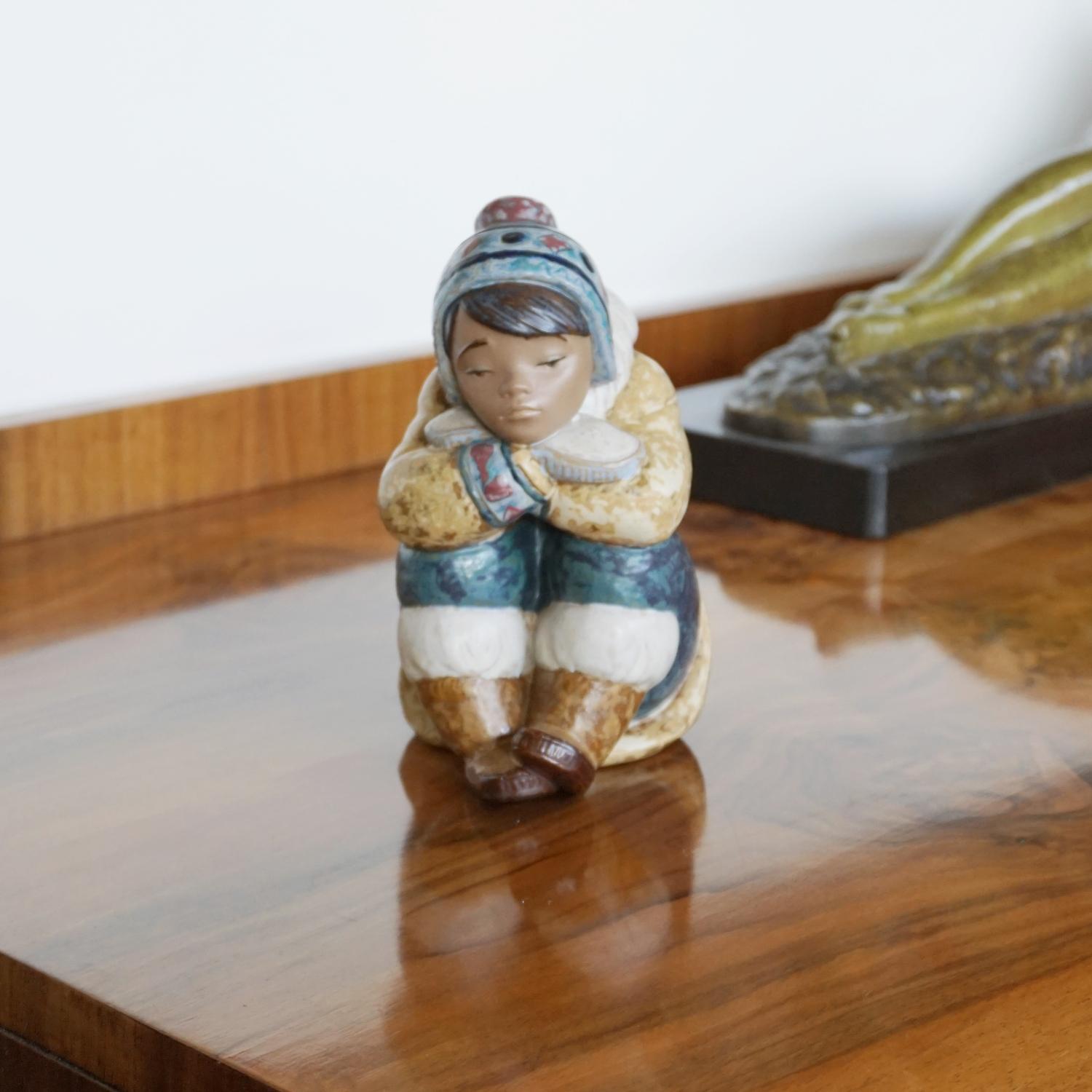 'Pensive Inuit Boy' Pottery Figurine by Lladro 4