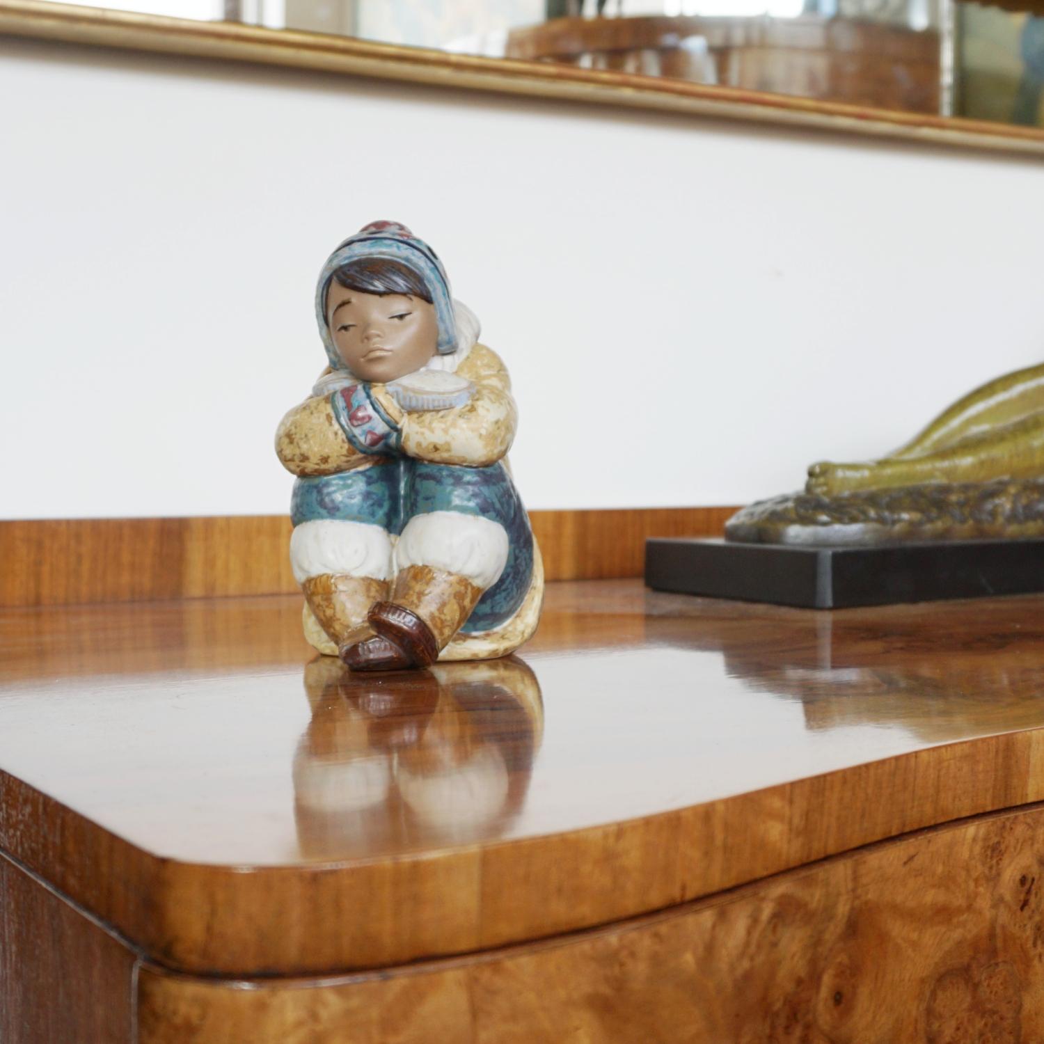 'Pensive Inuit Boy' Pottery Figurine by Lladro 5