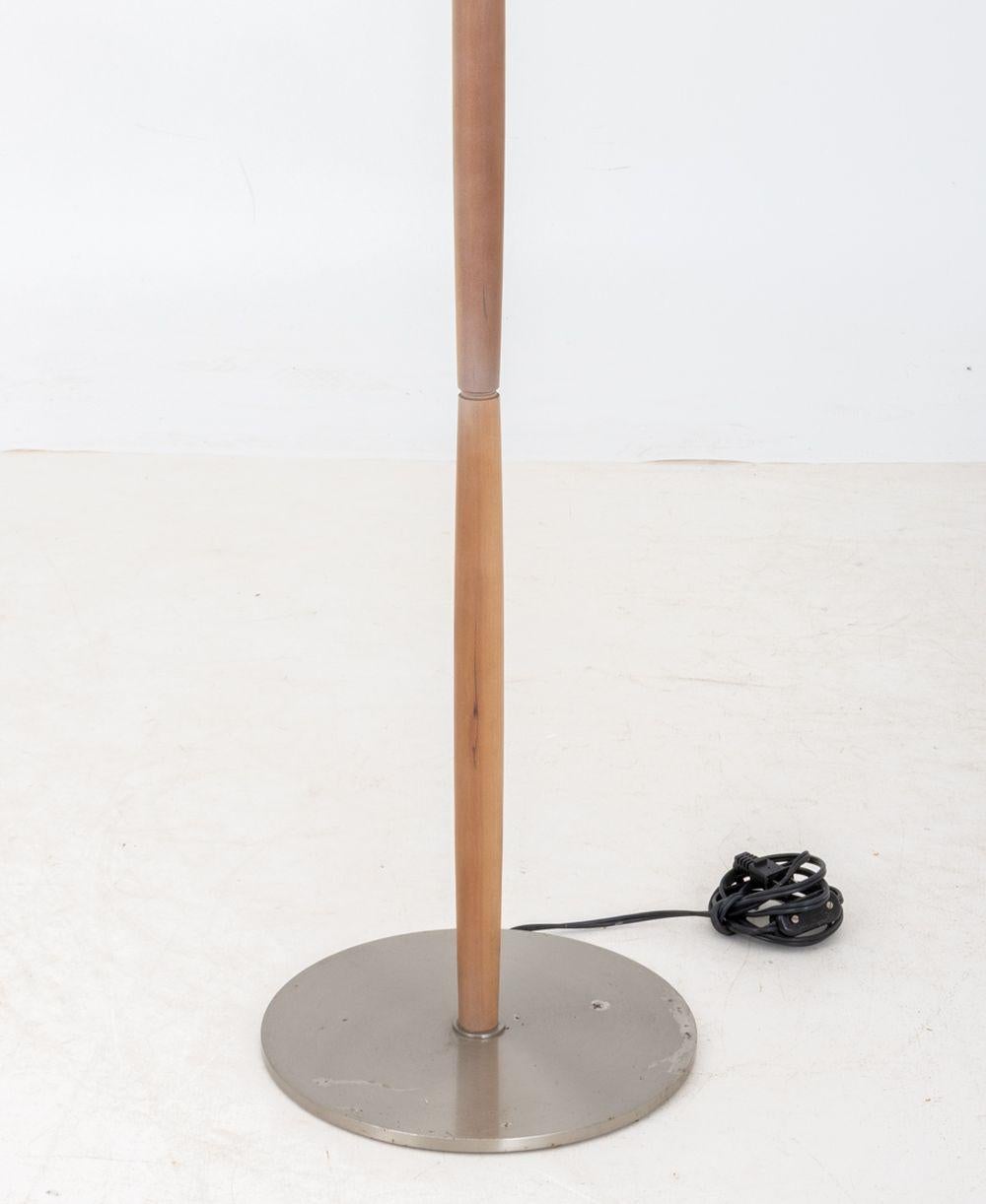 Italiano Lampada da terra Penta in ciliegio e paglia intrecciata in vendita