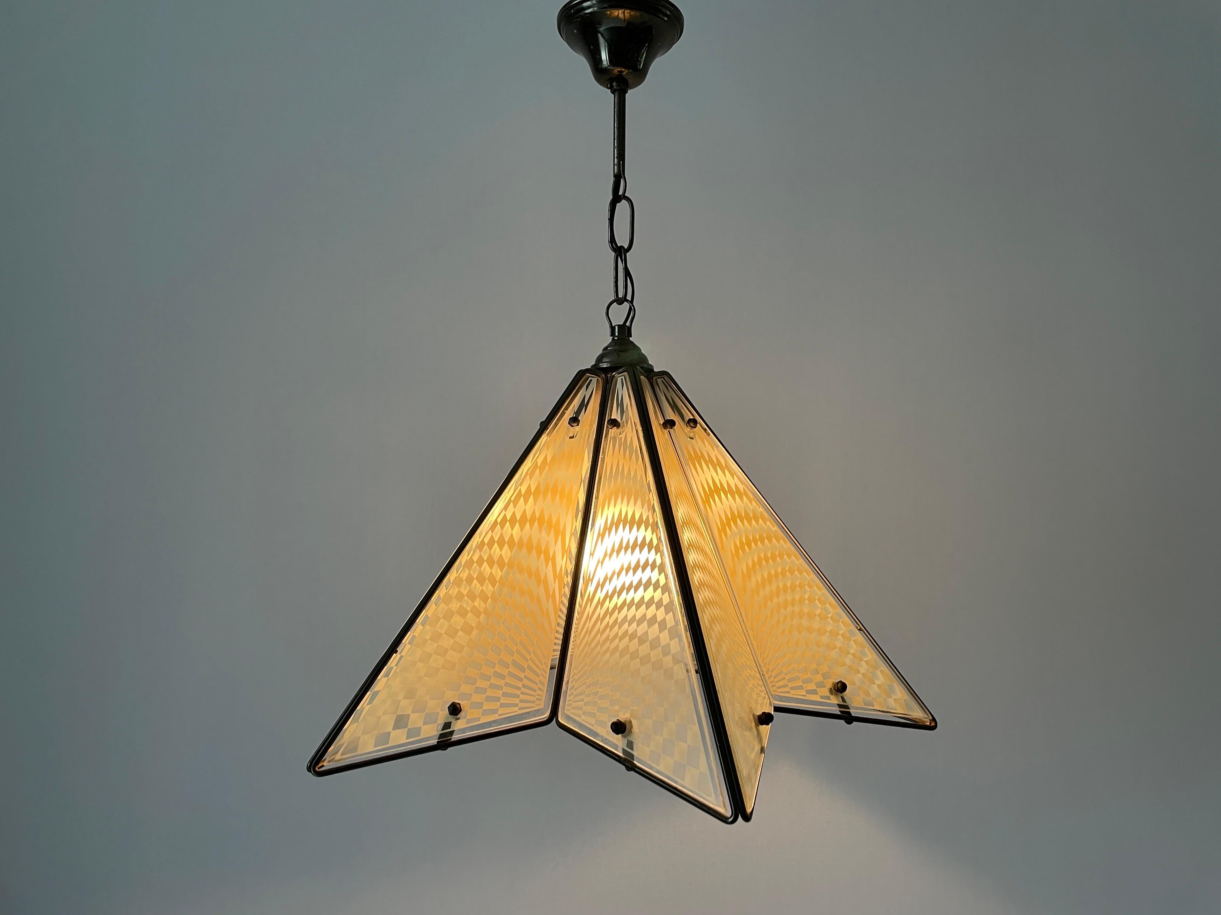 Lampada da soffitto pentagonale in ottone e vetro, anni '50, Italia in vendita 4