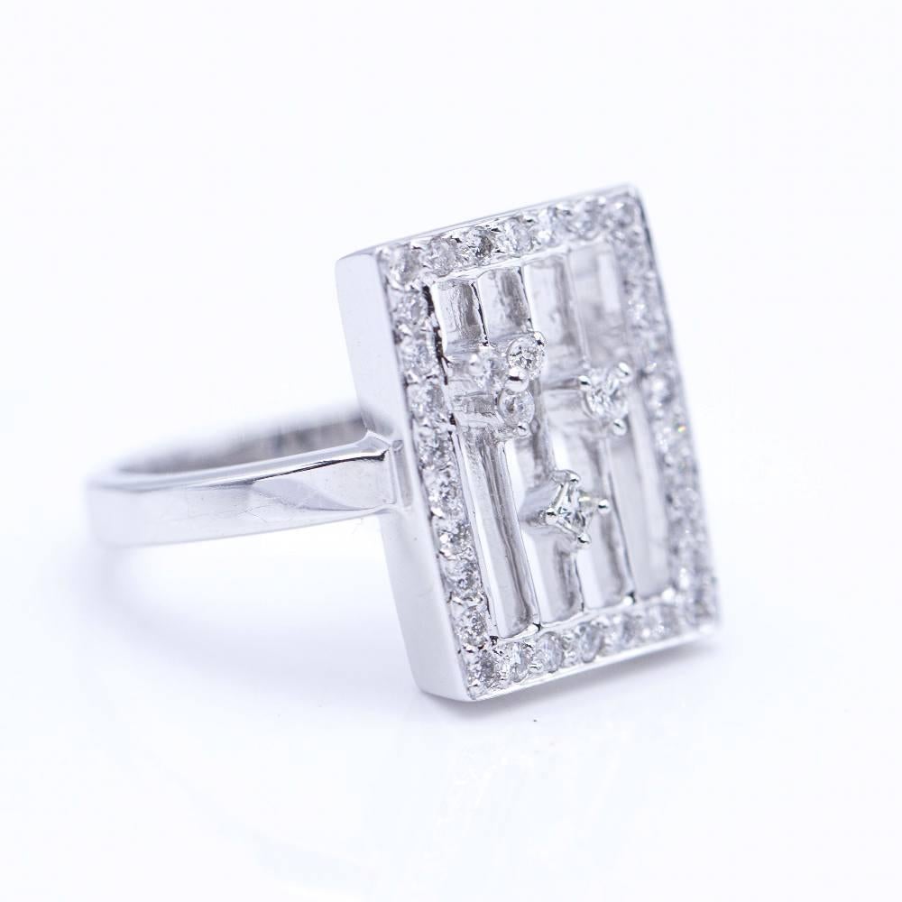 Ring with Diamonds for woman : 35 Diamonds with total weight of 0,40 cts., in quality G/VS : Size 14 (ES) 7 (US) : 18 kt. white gold : 5,20 grams. Brand new product only available on the web. Ref.:N102874LF