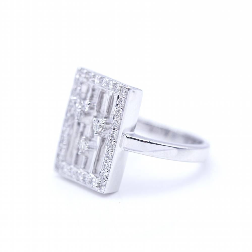 Women's or Men's Pentagram Ring in White Gold and Diamonds For Sale