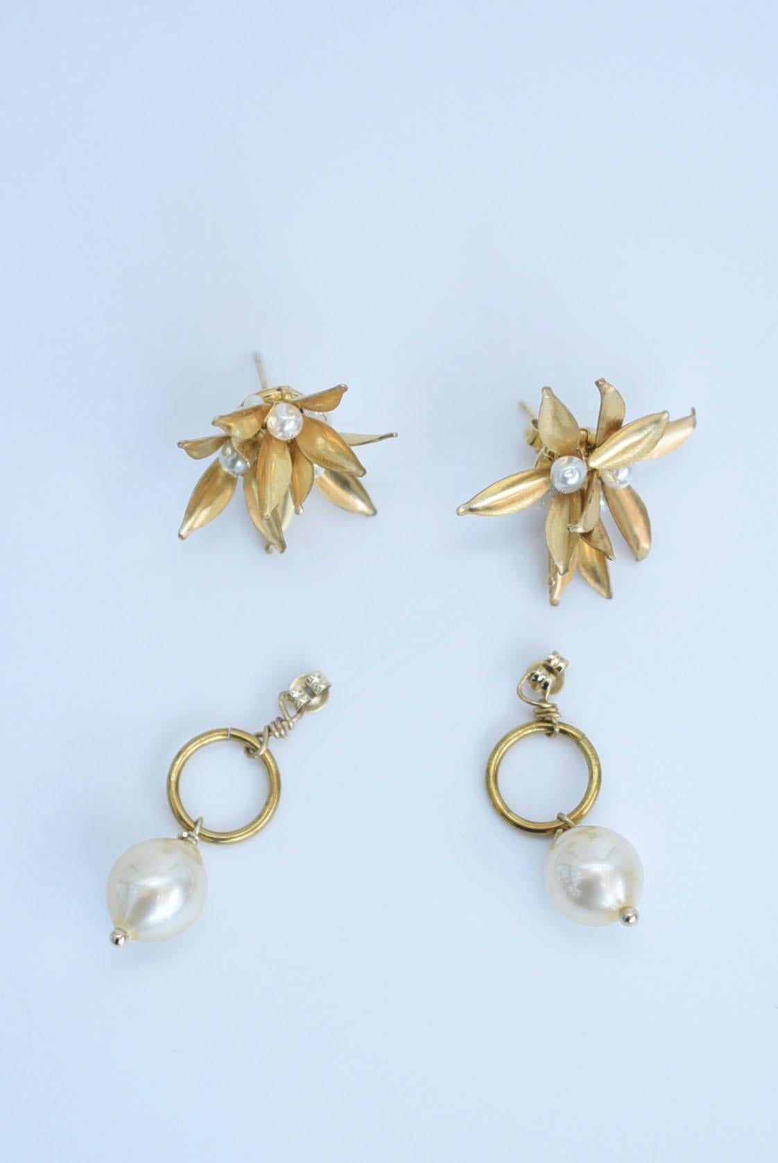 pentas petite earring / vintage jewelry , 1970's vintage parts For Sale 4