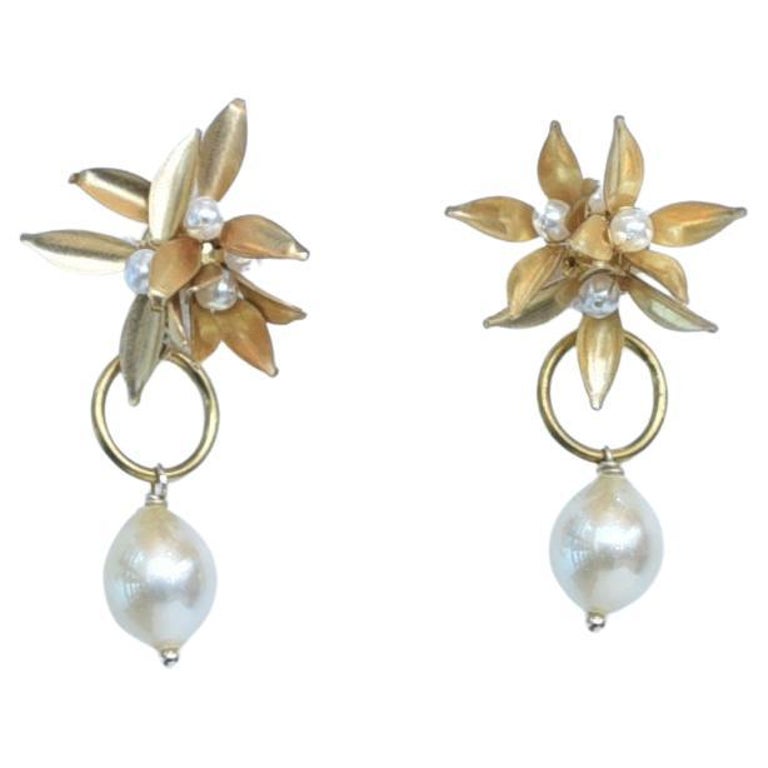 pentas petite earring / vintage jewelry , 1970's vintage parts For Sale