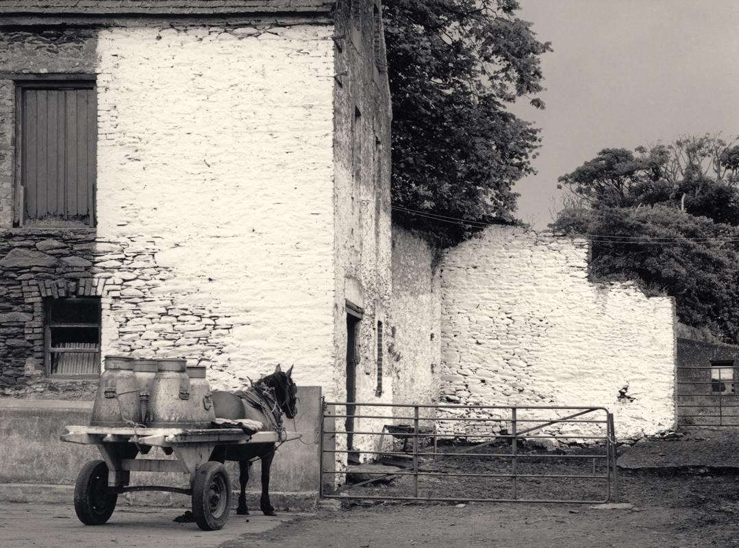 Pentti Sammallahti Black and White Photograph – Dingle, Co. Kerry, Irland, 1978