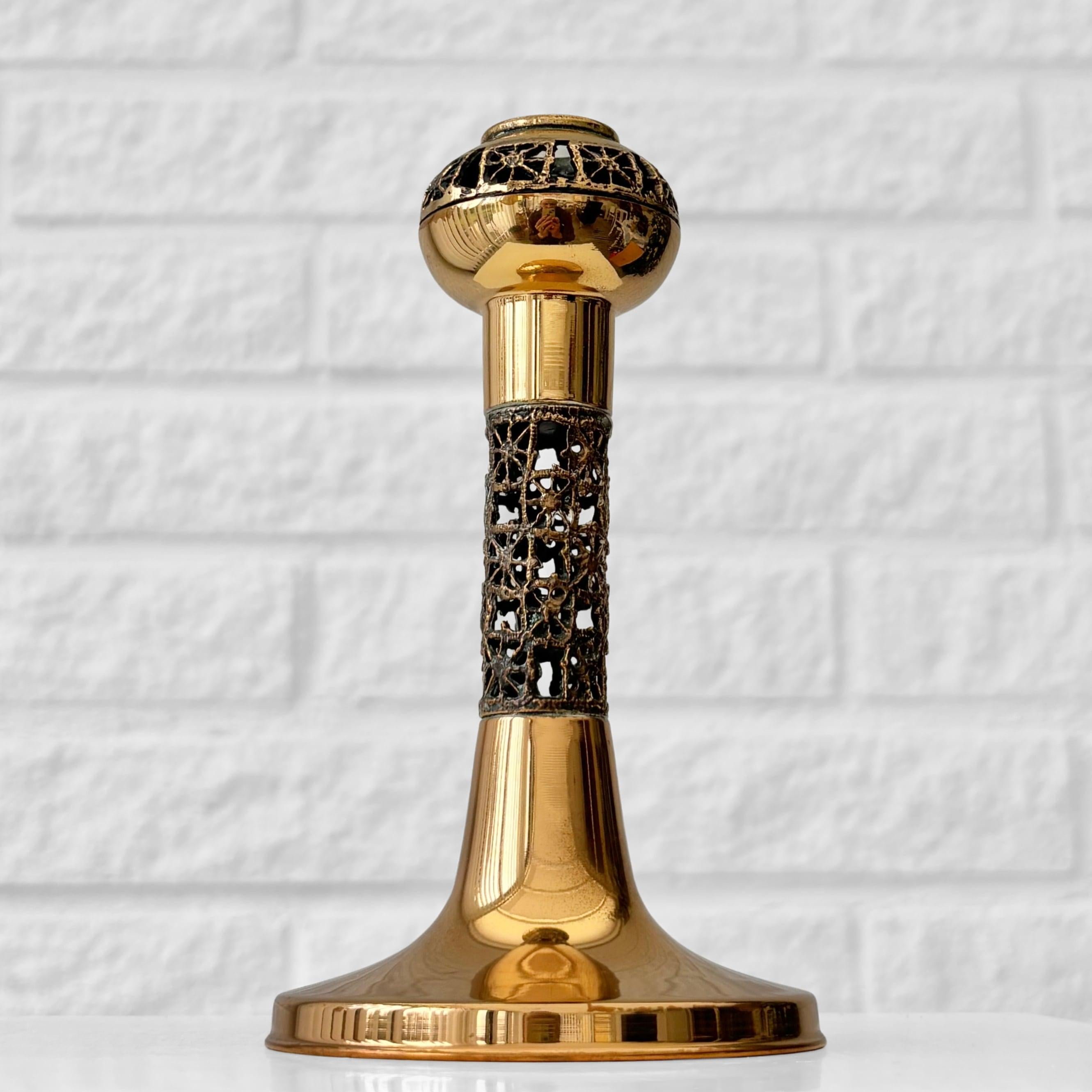 Pentti Sarpaneva Kerzenleuchter Pitsi, Turun Hopean, Bronze, Finnland, 1960er Jahre (Skandinavische Moderne) im Angebot