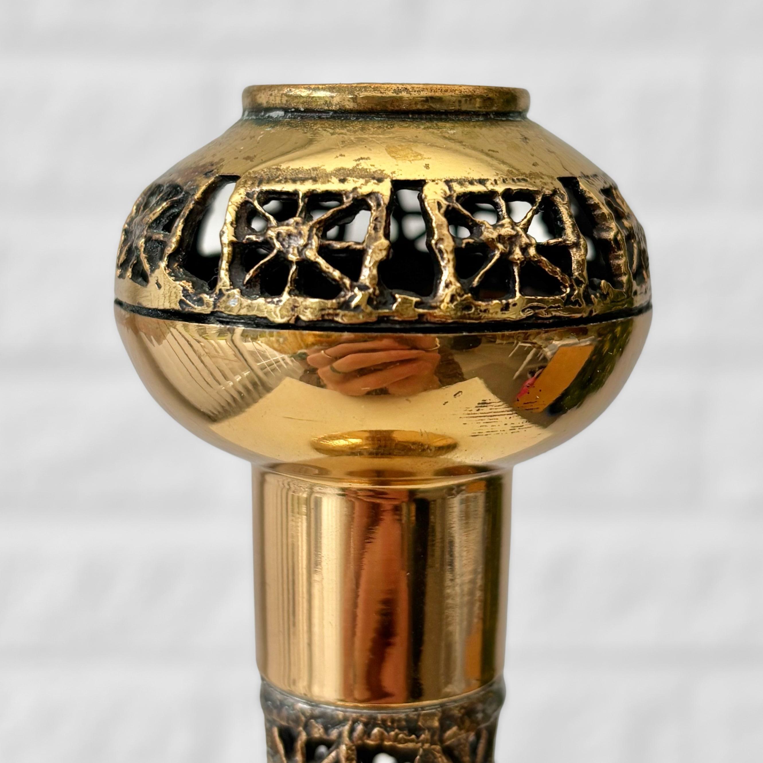 Pentti Sarpaneva Kerzenleuchter Pitsi, Turun Hopean, Bronze, Finnland, 1960er Jahre (Finnisch) im Angebot