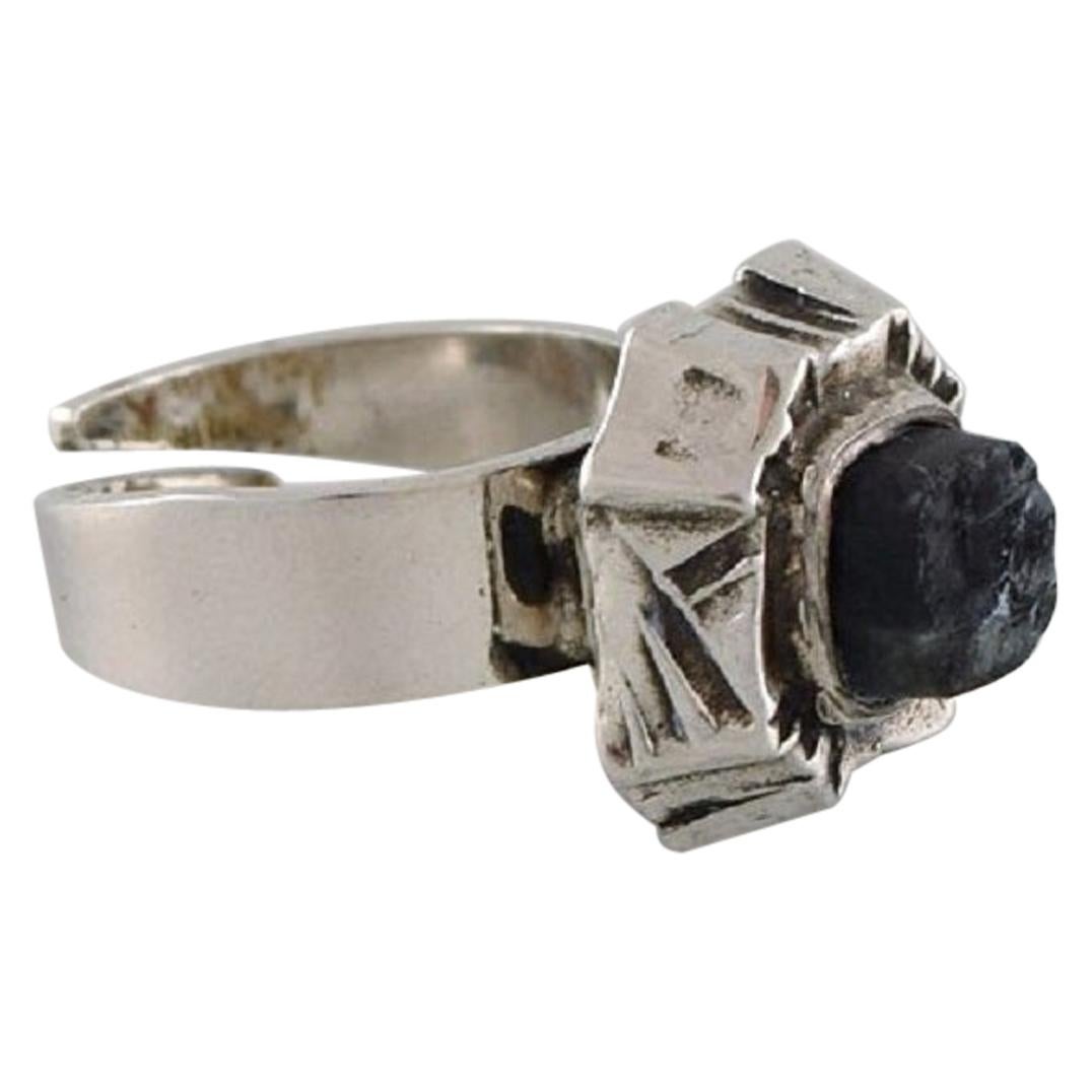 Pentti Sarpaneva, Finland, Modernist Ring in Silver, 830, Dated 1975 For Sale