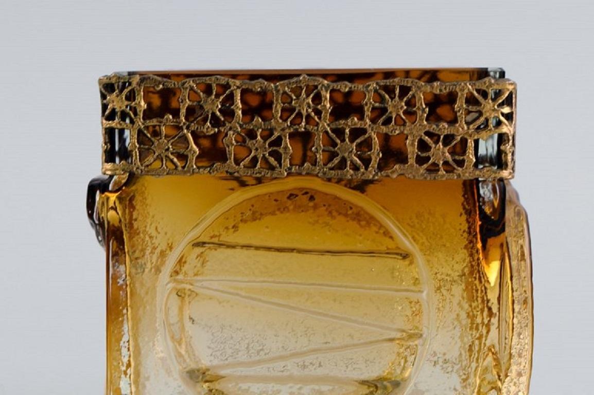 Finlandese Pentti Sarpaneva per Turun Hopea, Vaso Maljakko in vetro artistico fumé in vendita