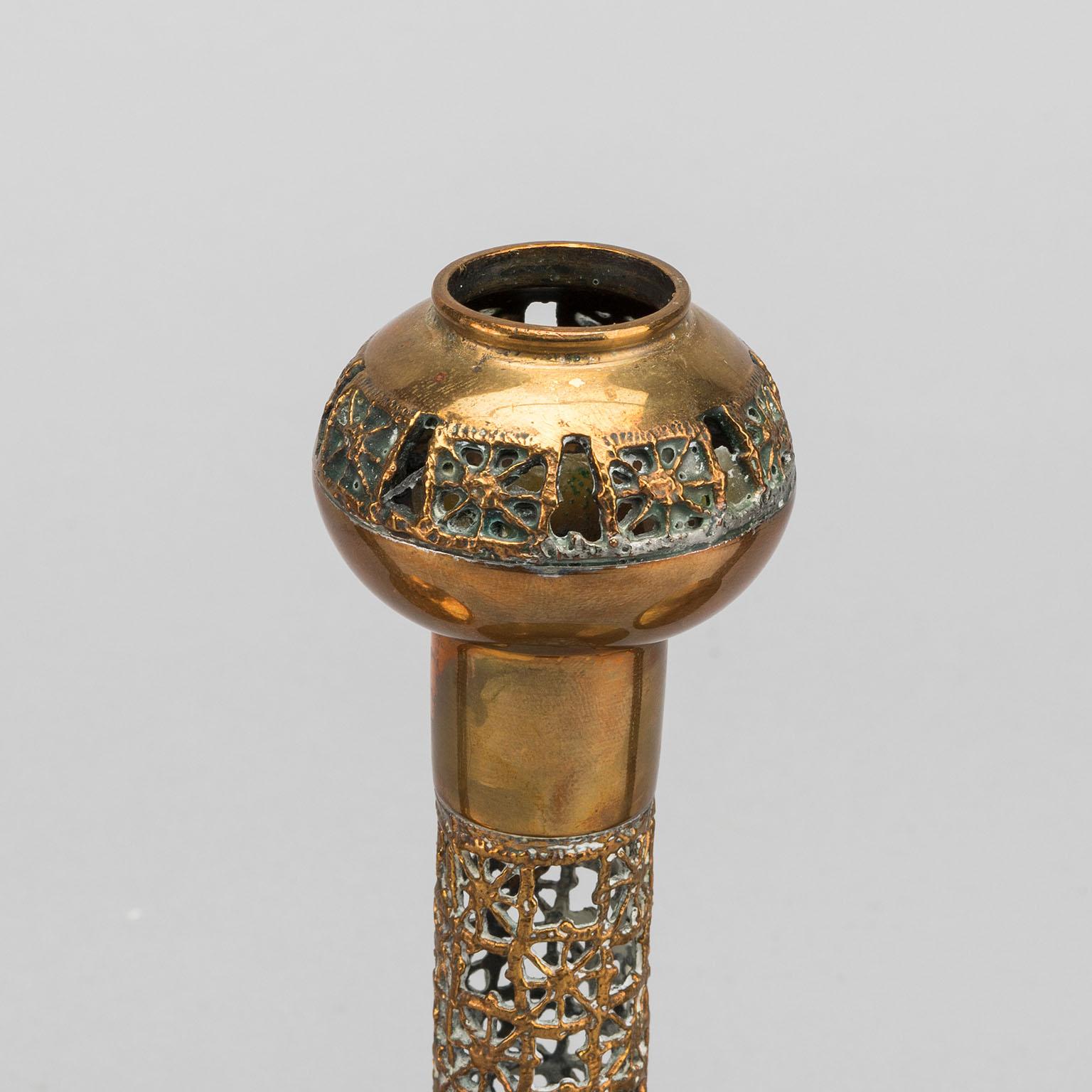 Finnish Pentti Sarpaneva, for Turun Hopea, Pair of Brass ‘Pitsi’ Candlesticks, Finland For Sale