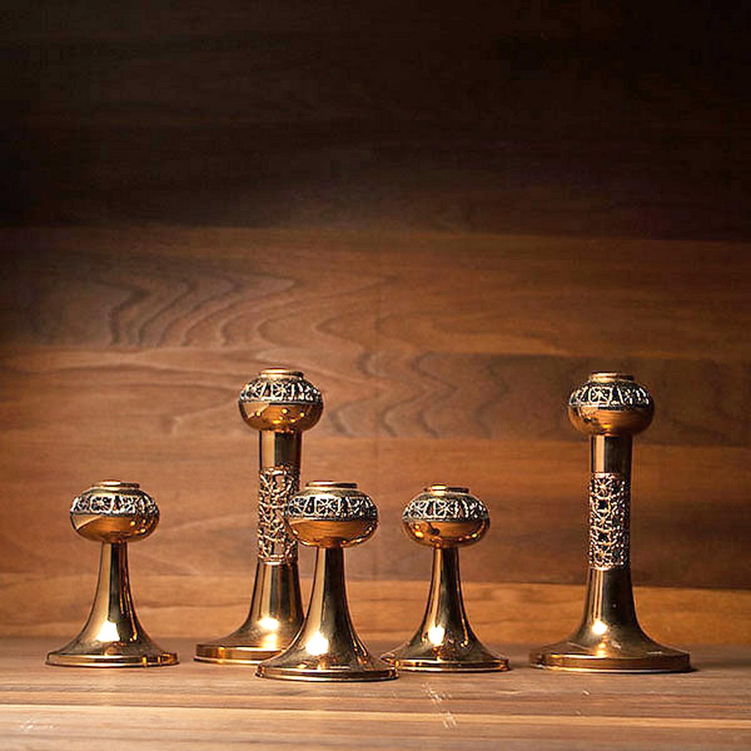 Pentti Sarpaneva, for Turun Hopea, Pair of Brass ‘Pitsi’ Candlesticks, Finland For Sale 1