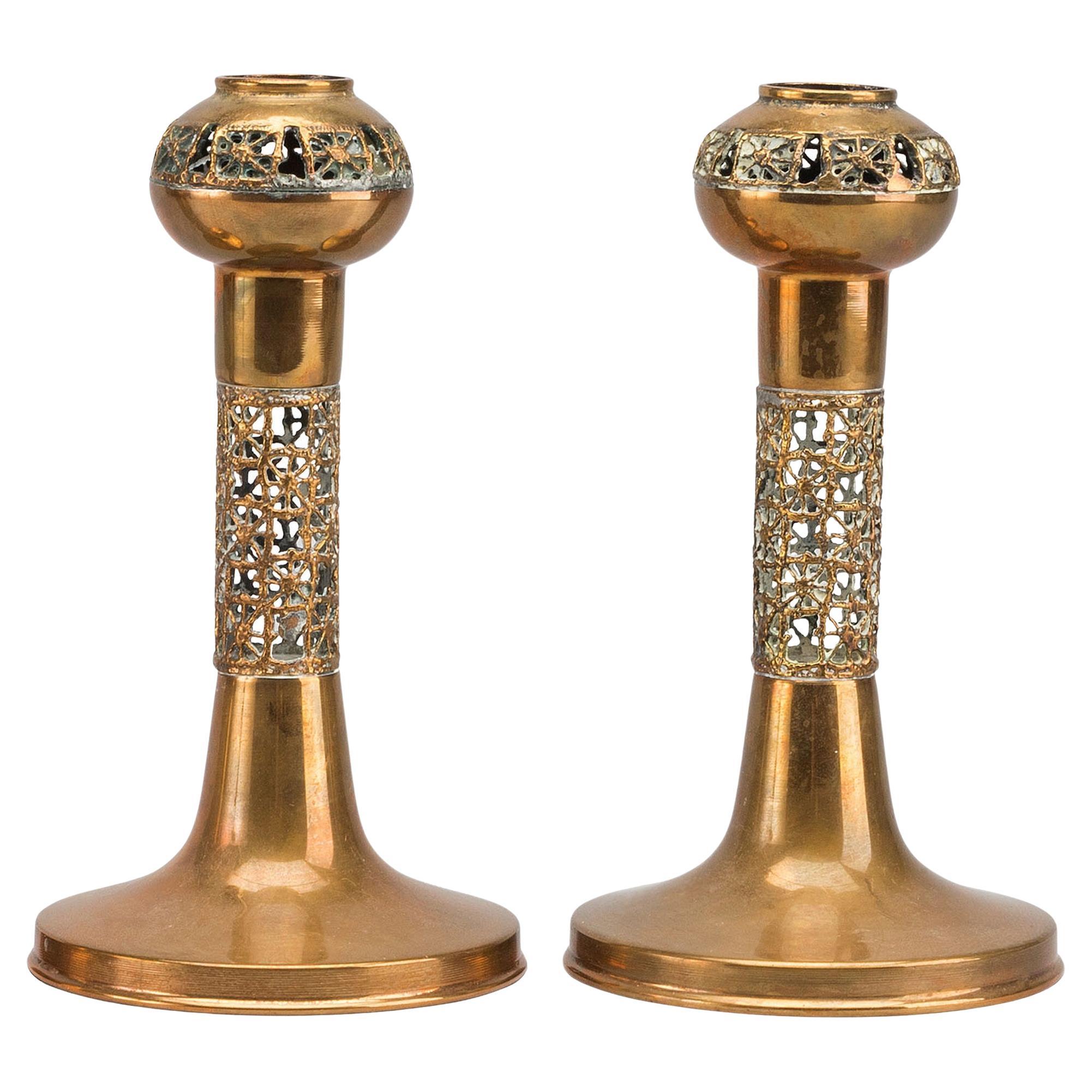 Pentti Sarpaneva, per Turun Hopea, Coppia di candelieri 'Pitsi' in ottone, Finlandia in vendita