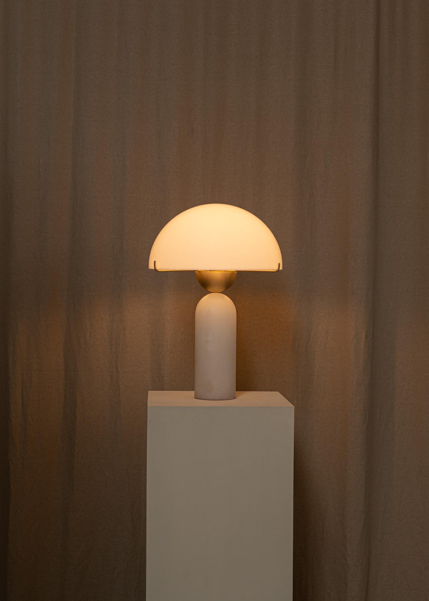 Peono Table Lamp in White Alabaster In New Condition For Sale In Consuegra, ES