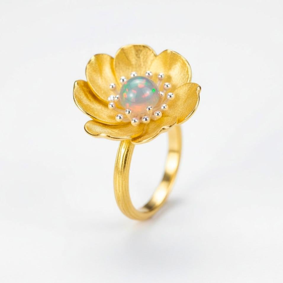 in vendita:  Anello con fiore di peonia e opale 4
