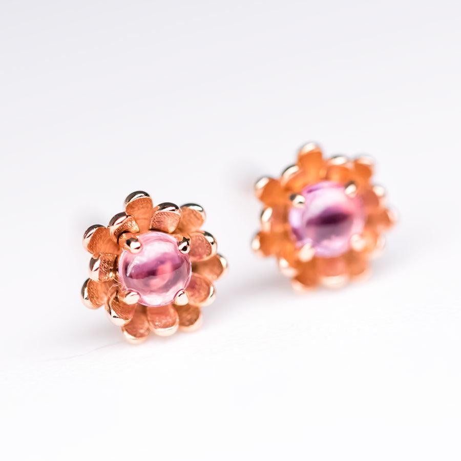 Ohrstecker aus 14 Karat Roségold mit Pfingstrosenblumenblumen und rosa Saphir für Damen oder Herren